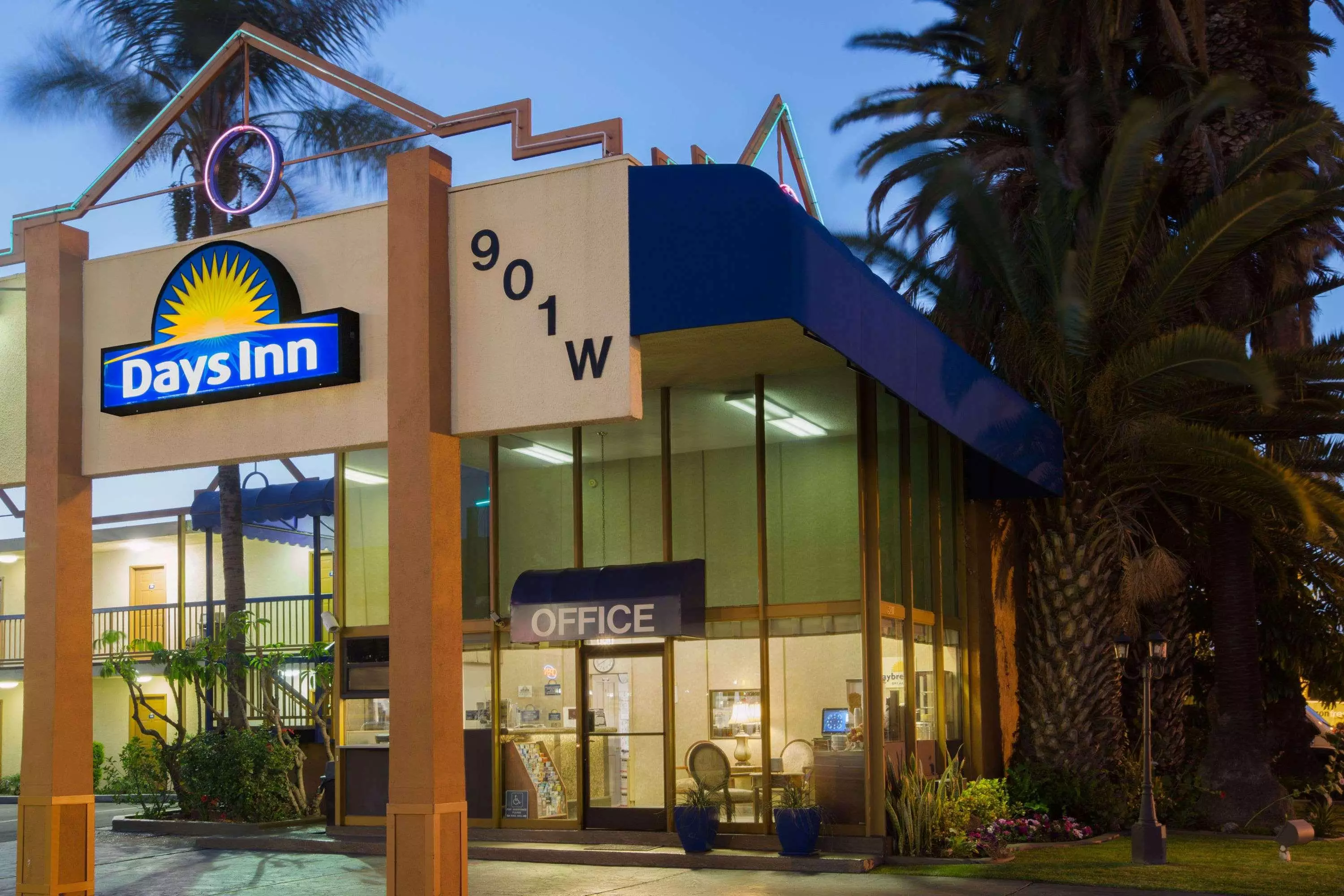 Alibaba https://cdn.alibaba.ir/ostorage/hotel-accommodation-images/6a4494d6ece37da9b7c99b60_Los-Angeles-Days-Inn-Los-Angeles-Airport-Center-LAX-Venice-Beach-Santa-M-0.webp