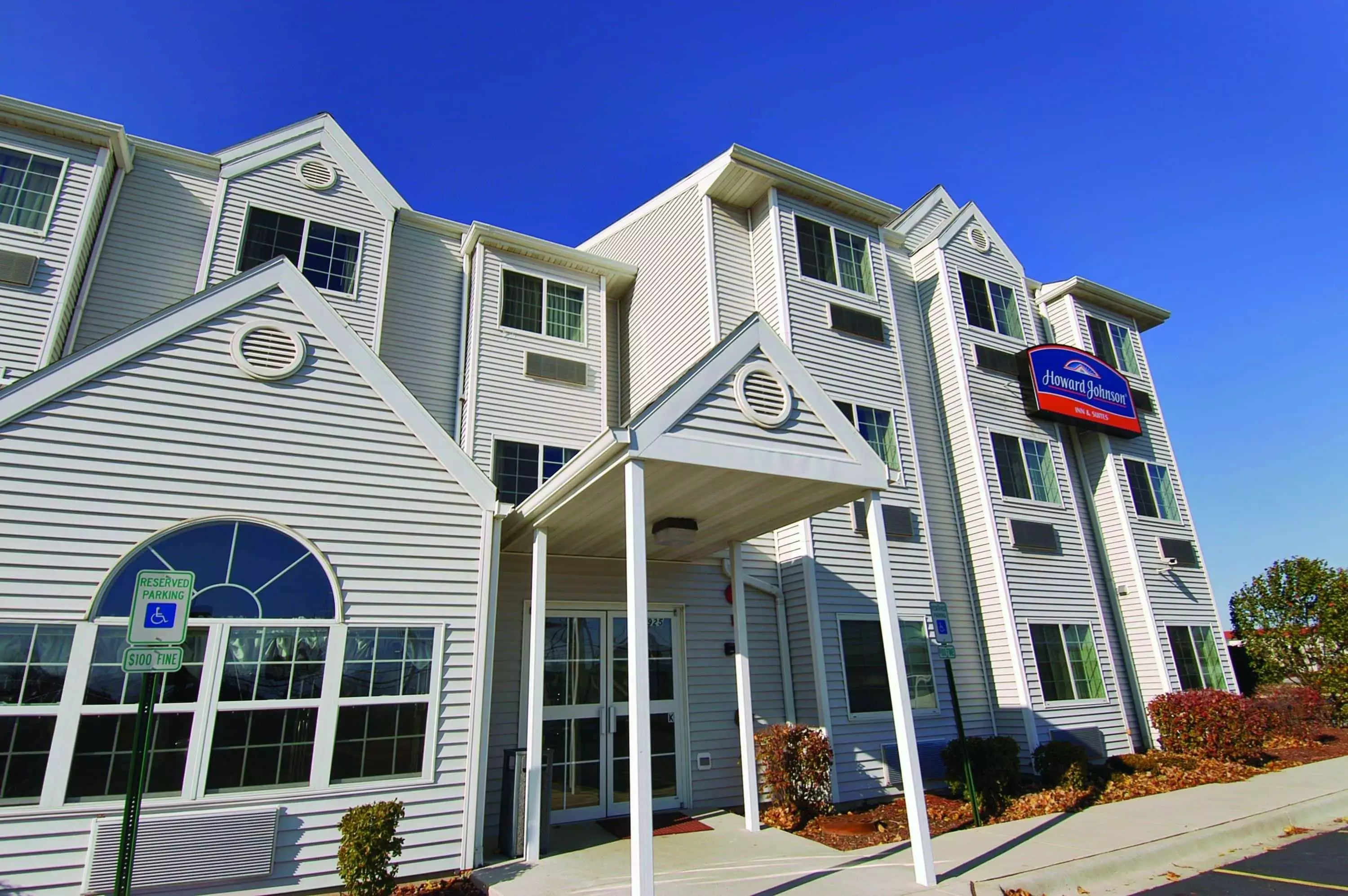 هتل Howard Johnson Inn & Suites Elk Grove Village O'Hare Elk Grove Village