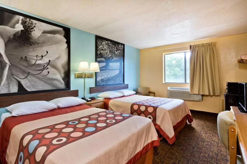 هتل Super 8 Lexington Park/California Area California