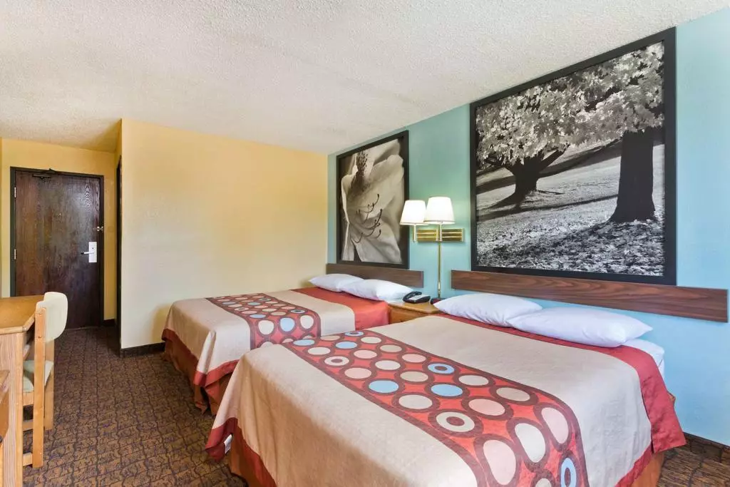هتل Super 8 Lexington Park/California Area California