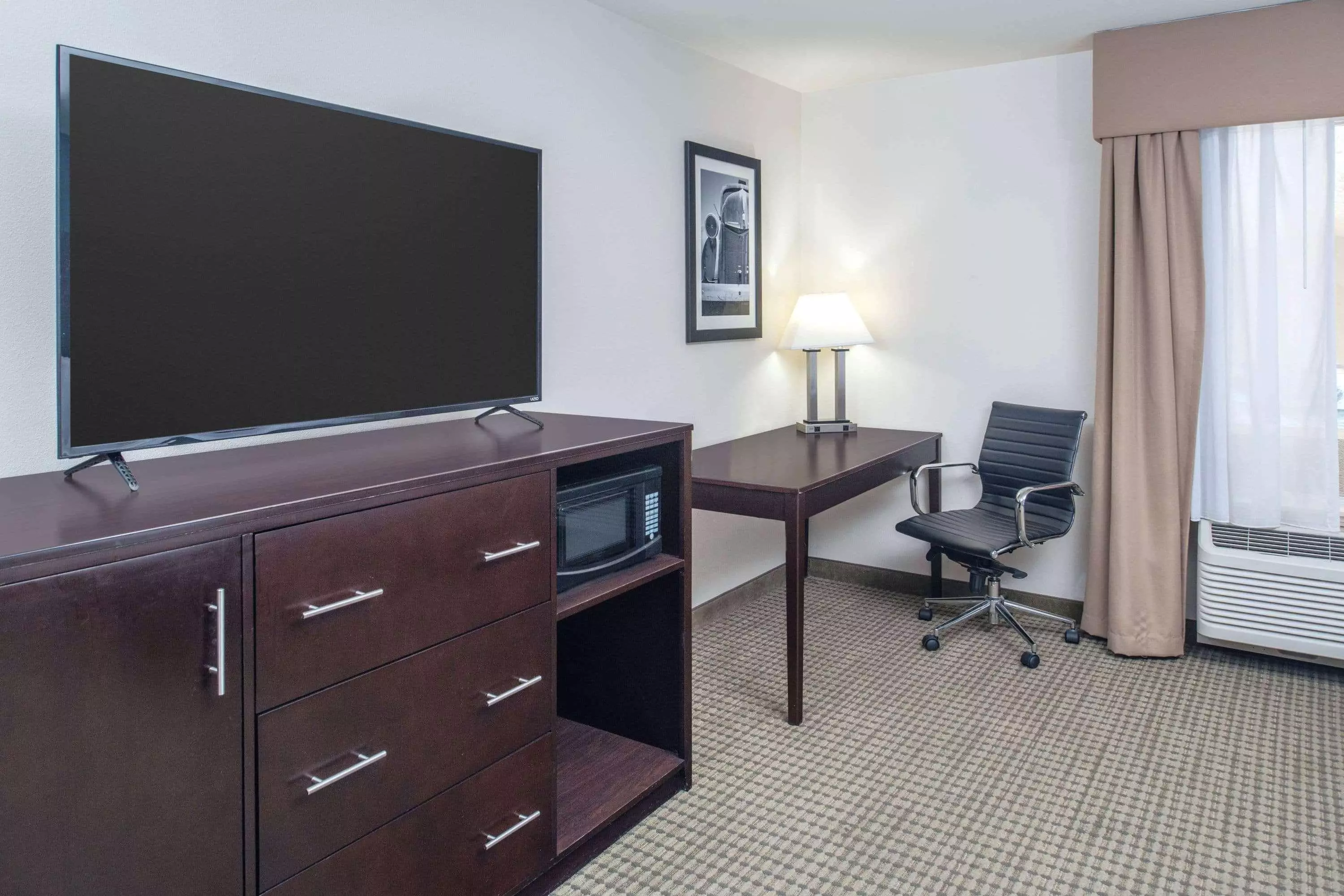 هتل La Quinta Inn & Suites Moscow Pullman مسکو