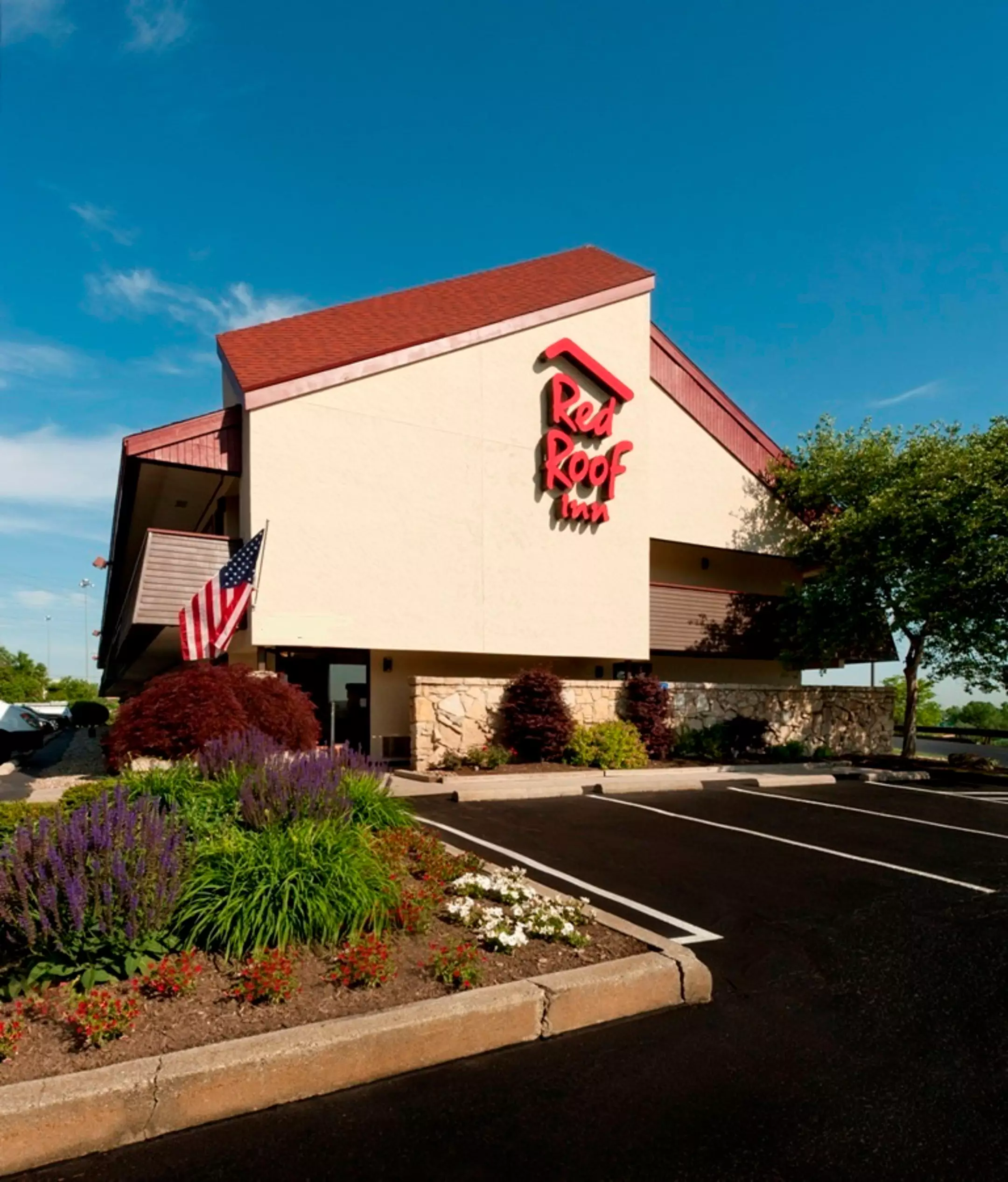 Alibaba https://cdn.alibaba.ir/ostorage/hotel-accommodation-images/6a490ee3ece37da9b7cca11c_Henrietta-Red-Roof-Inn-Rochester-Henrietta-0.webp