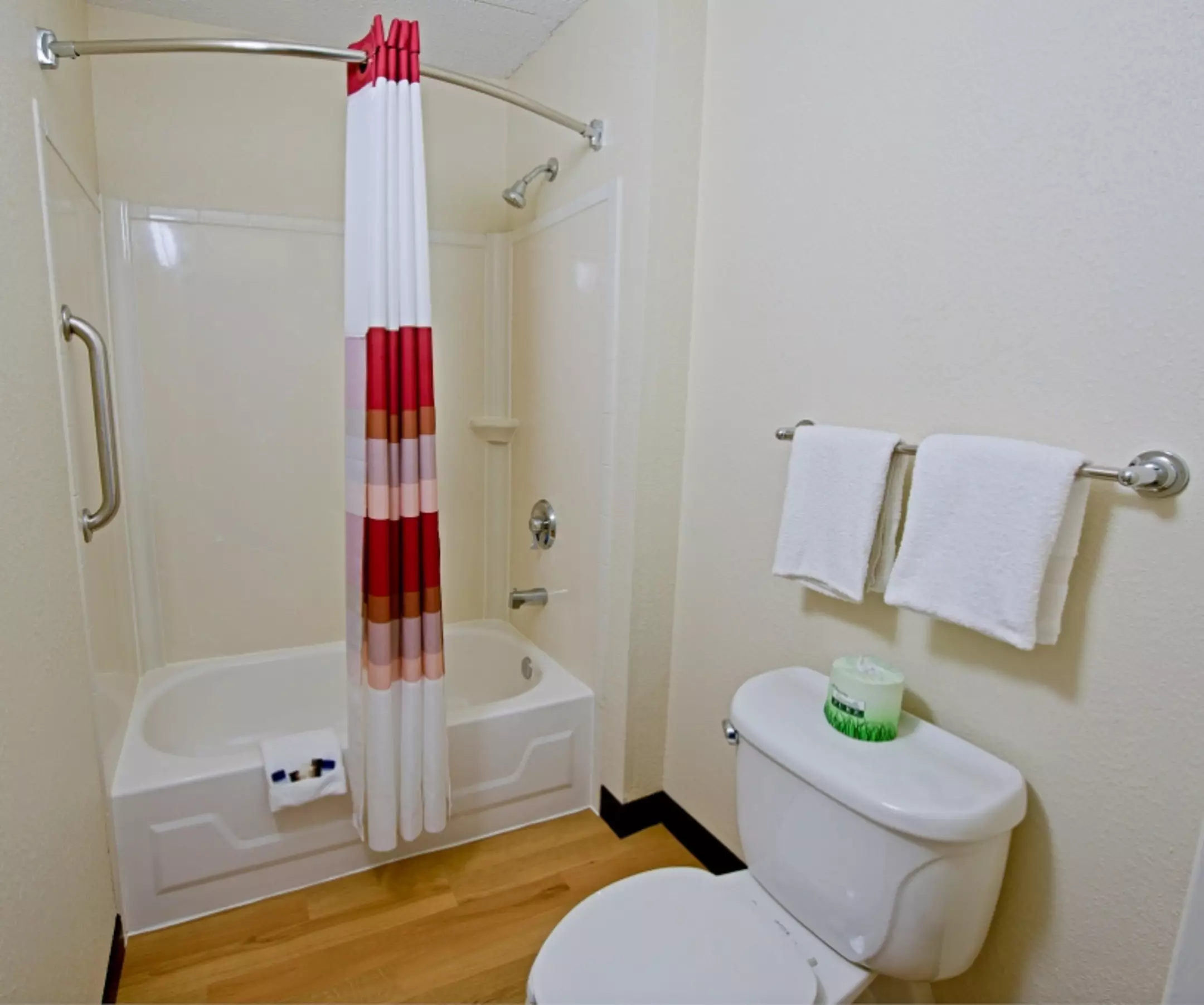 هتل Red Roof Inn Rochester Henrietta Henrietta