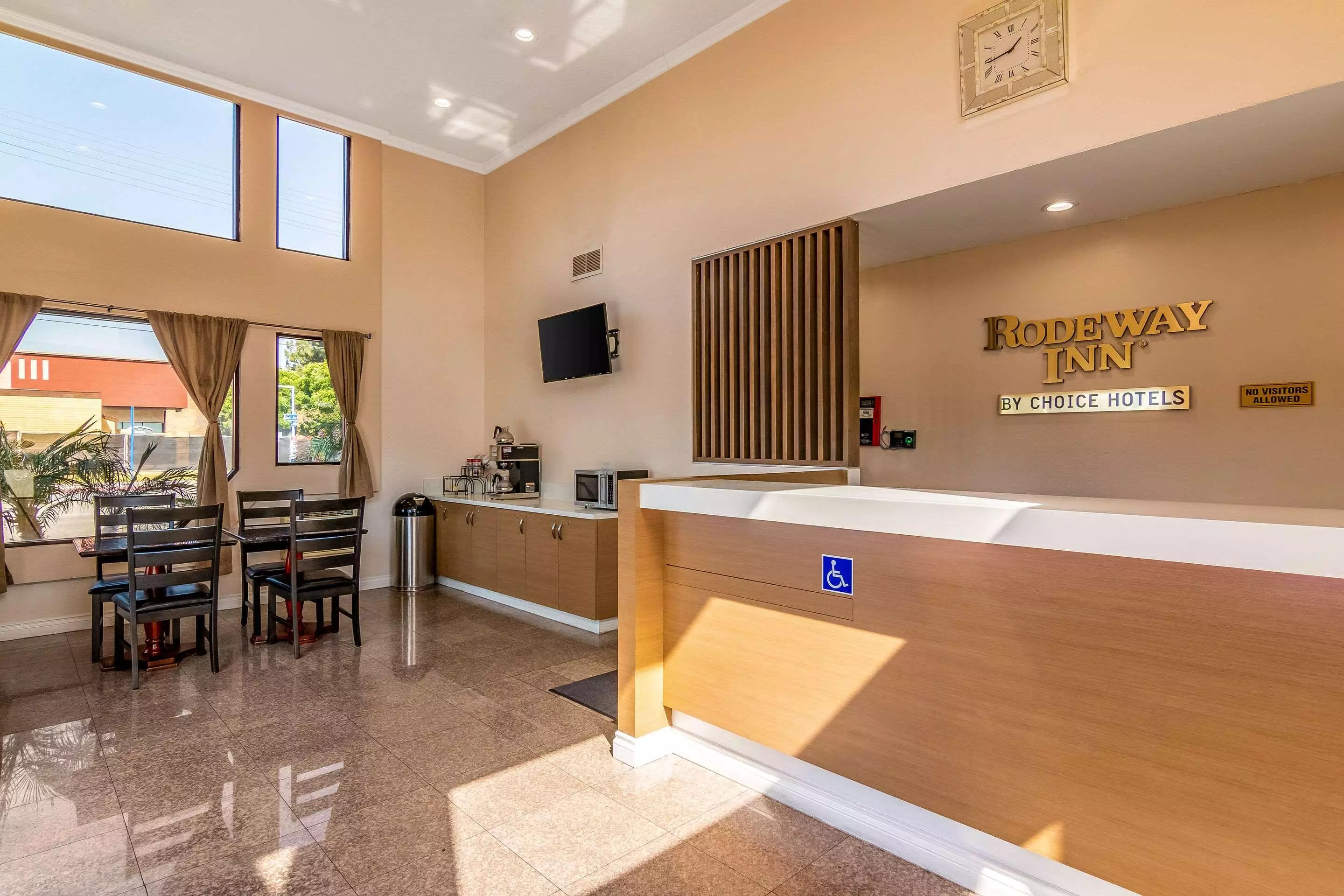 هتل Rodeway Inn Artesia Artesia