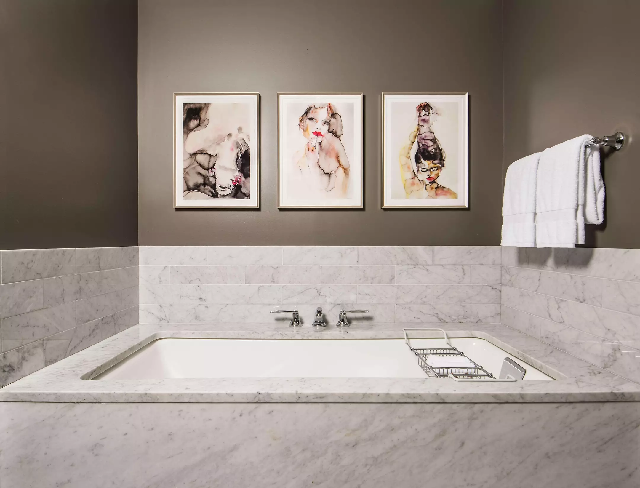هتل Waldorf Astoria Chicago شیکاگو