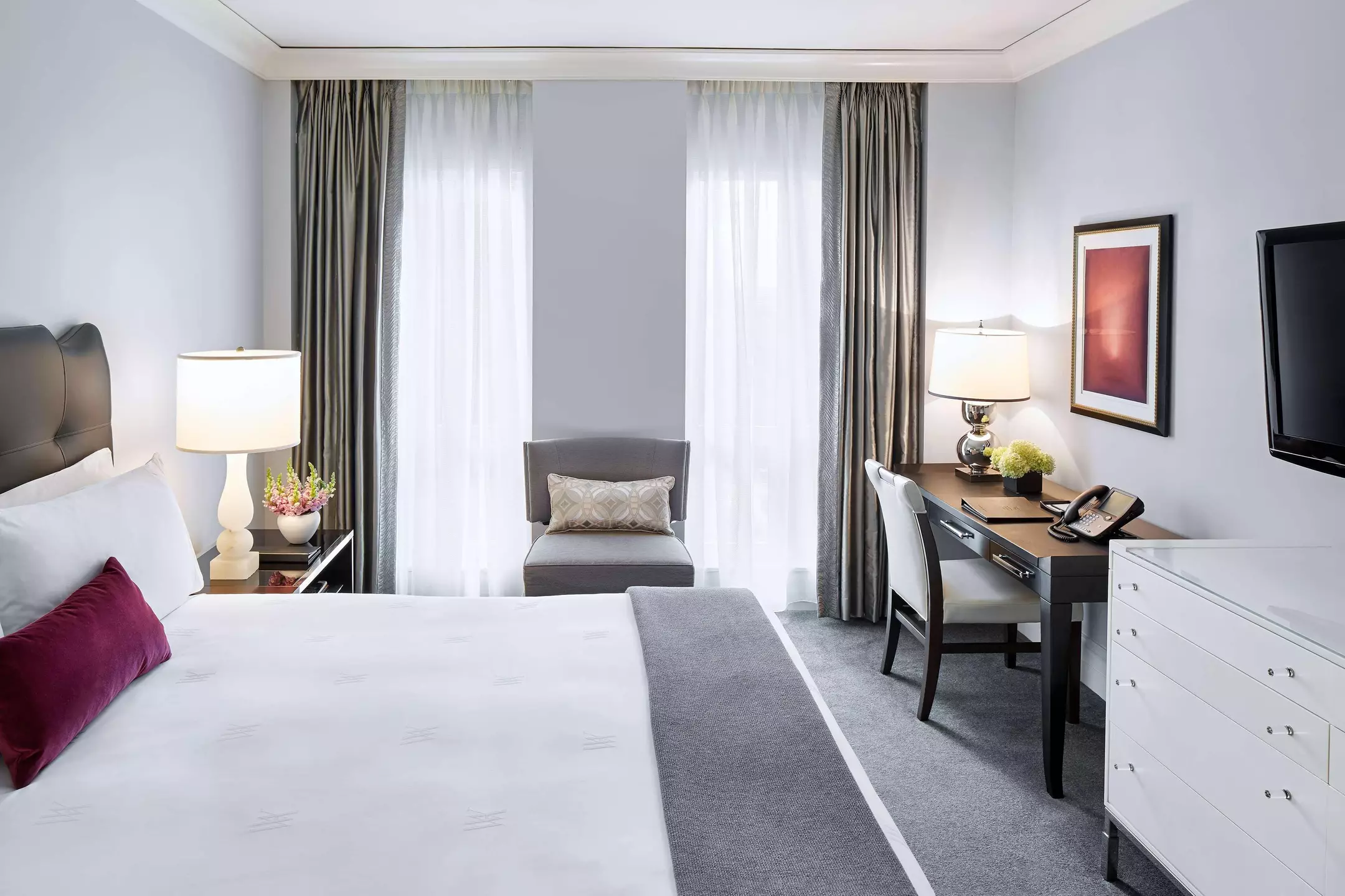 هتل Waldorf Astoria Chicago شیکاگو