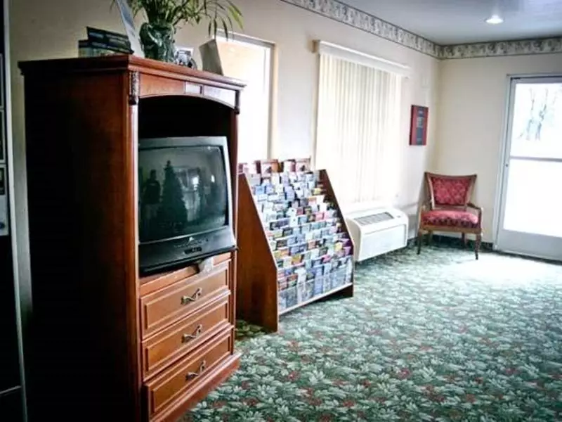 Alibaba https://cdn.alibaba.ir/ostorage/hotel-accommodation-images/6a4cc7fcece37da9b7cf431f_Inglewood-Crystal-Inn--Suites-0.webp