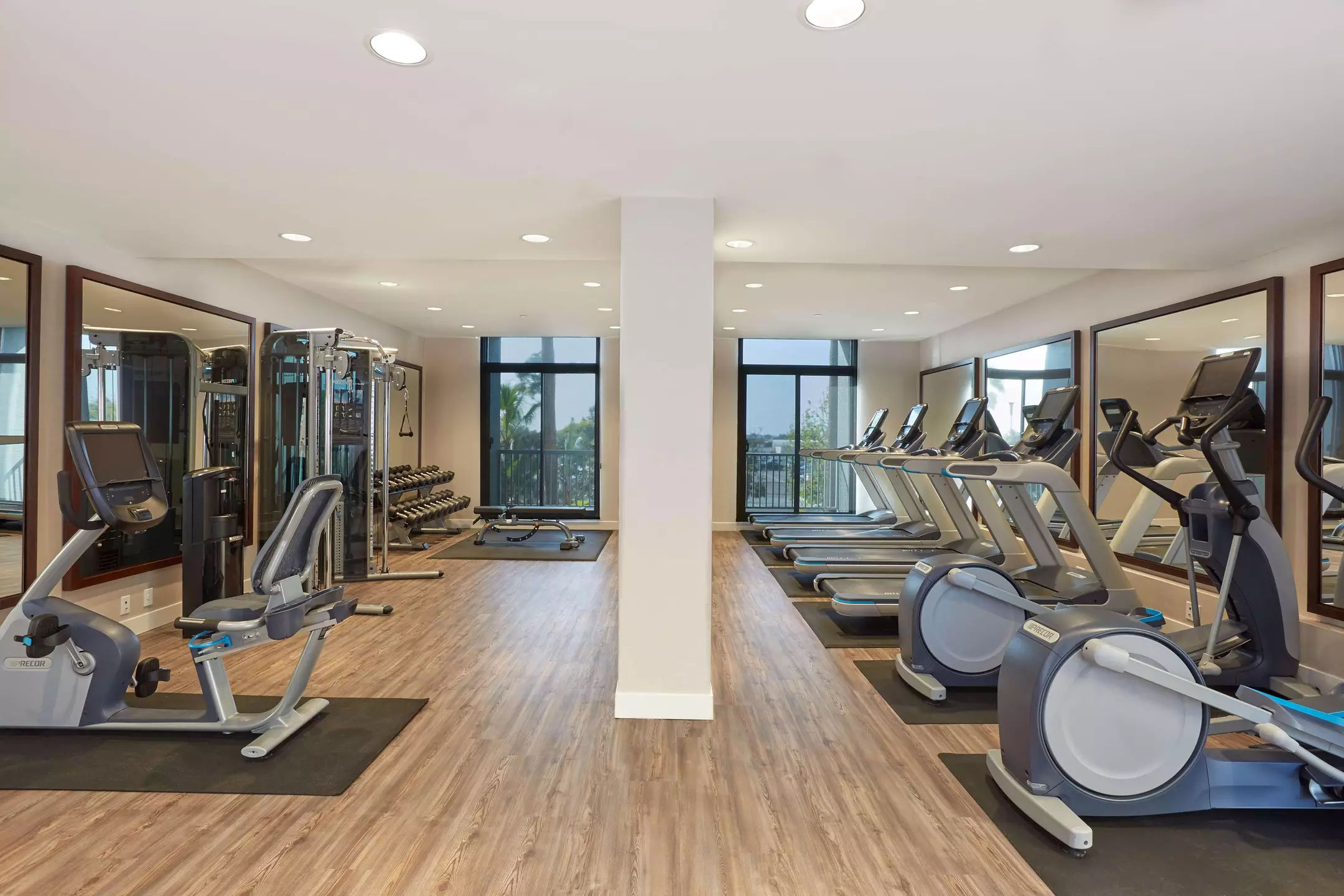 هتل Carlton Hotel Newport Beach, a Hyatt Affiliated Hotel Newport Beach