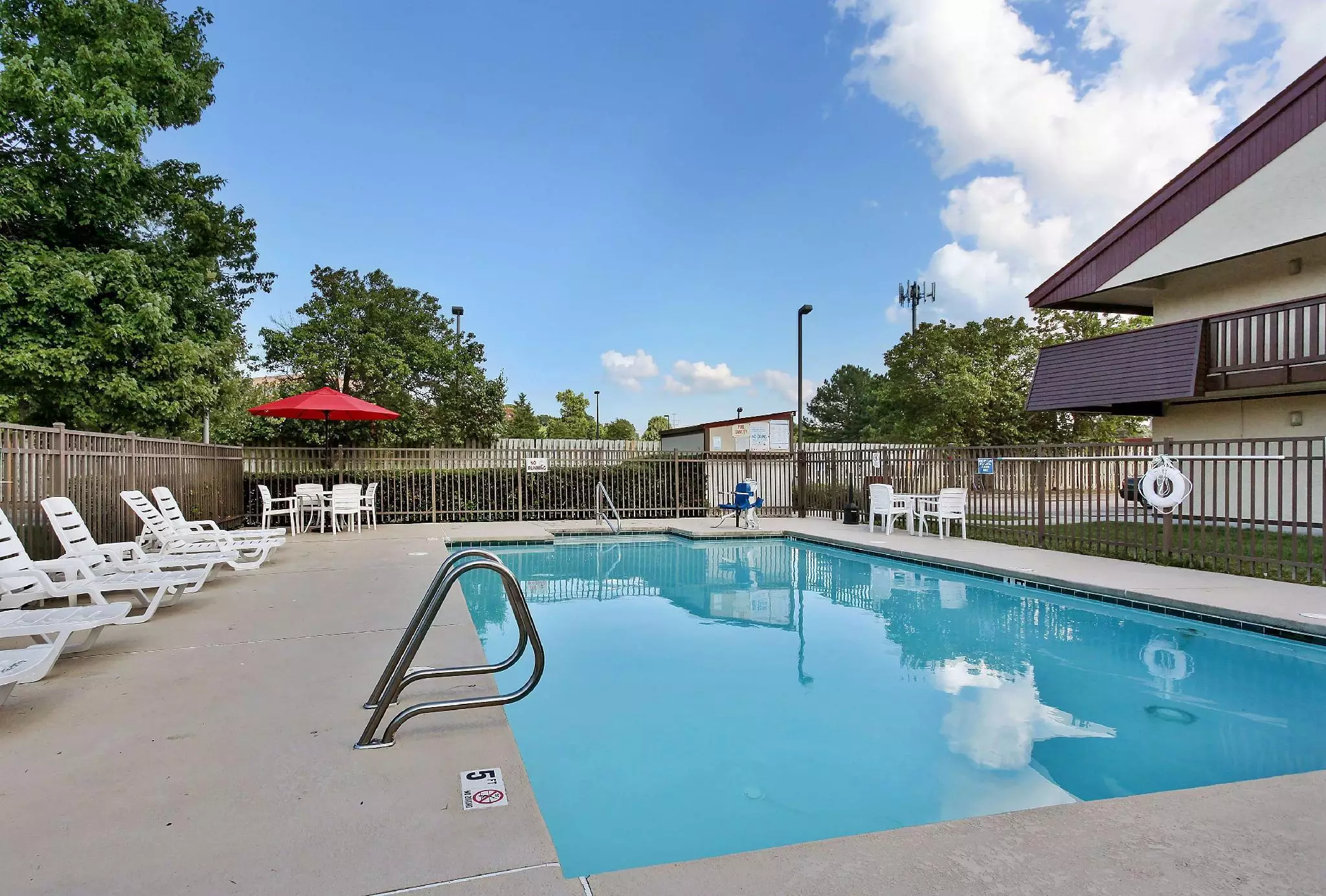 هتل Red Roof Inn Virginia Beach ساحل ویرجینیا
