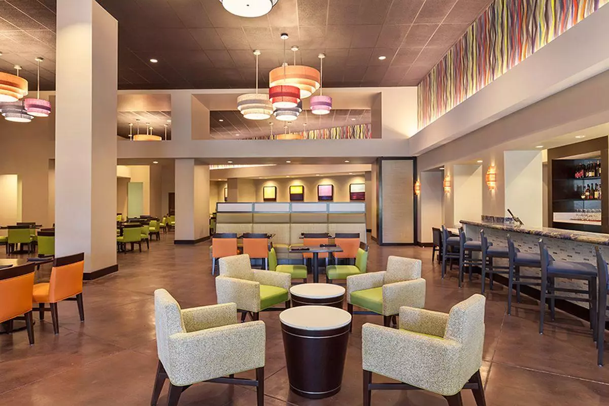 هتل Delta Hotels by Marriott Anaheim Garden Grove Garden Grove