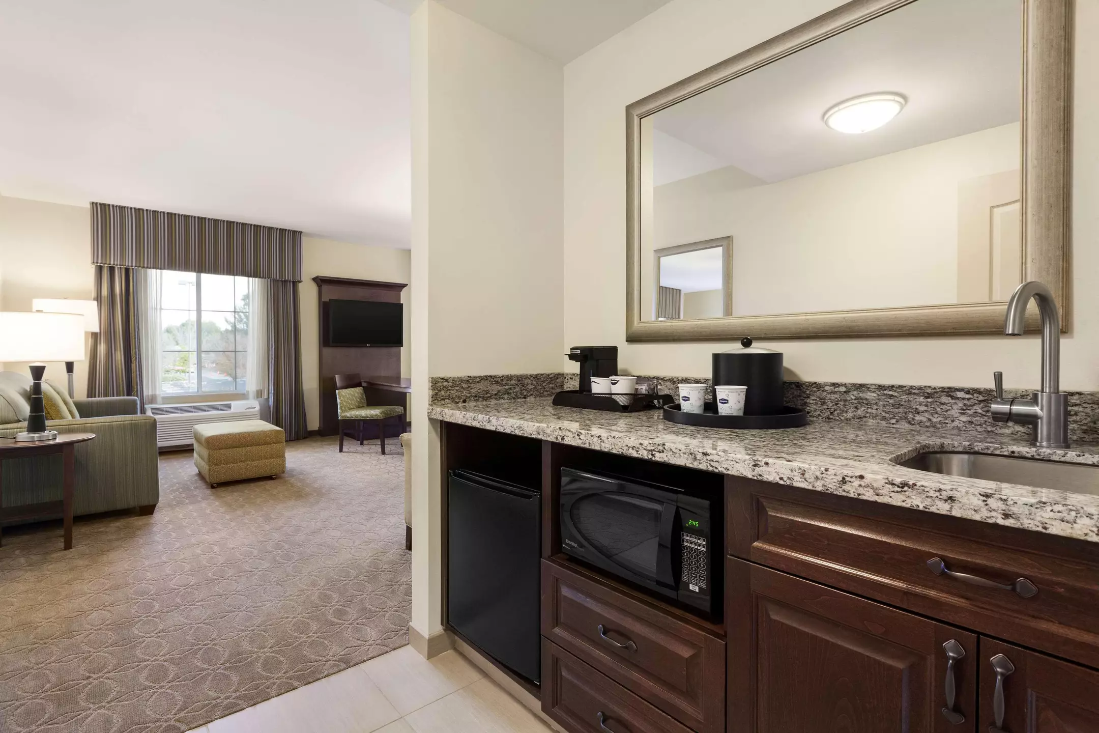 هتل Hampton Inn & Suites San Bernardino San Bernardino