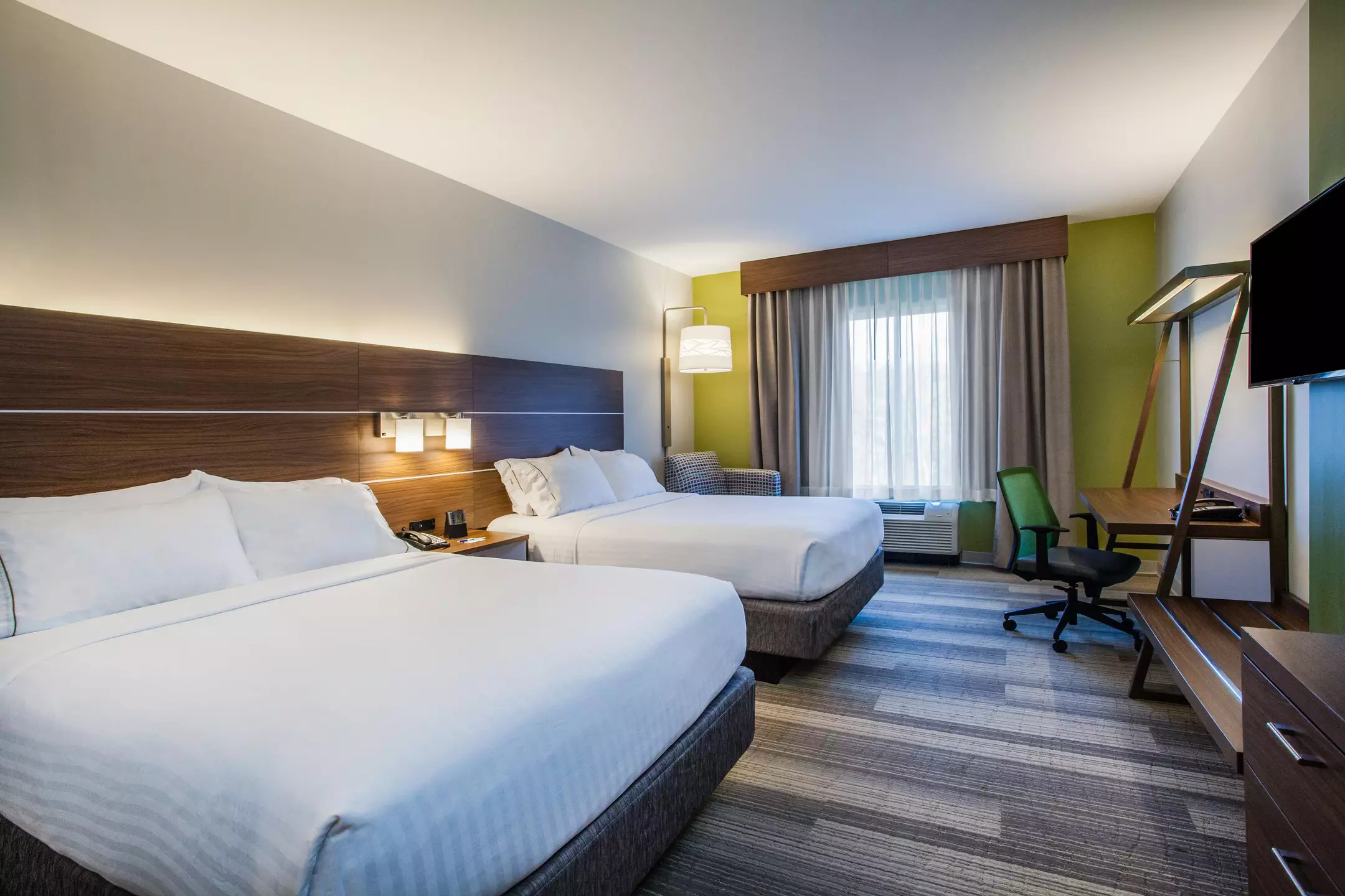 هتل Holiday Inn Express & Suites Lexington Park-California California