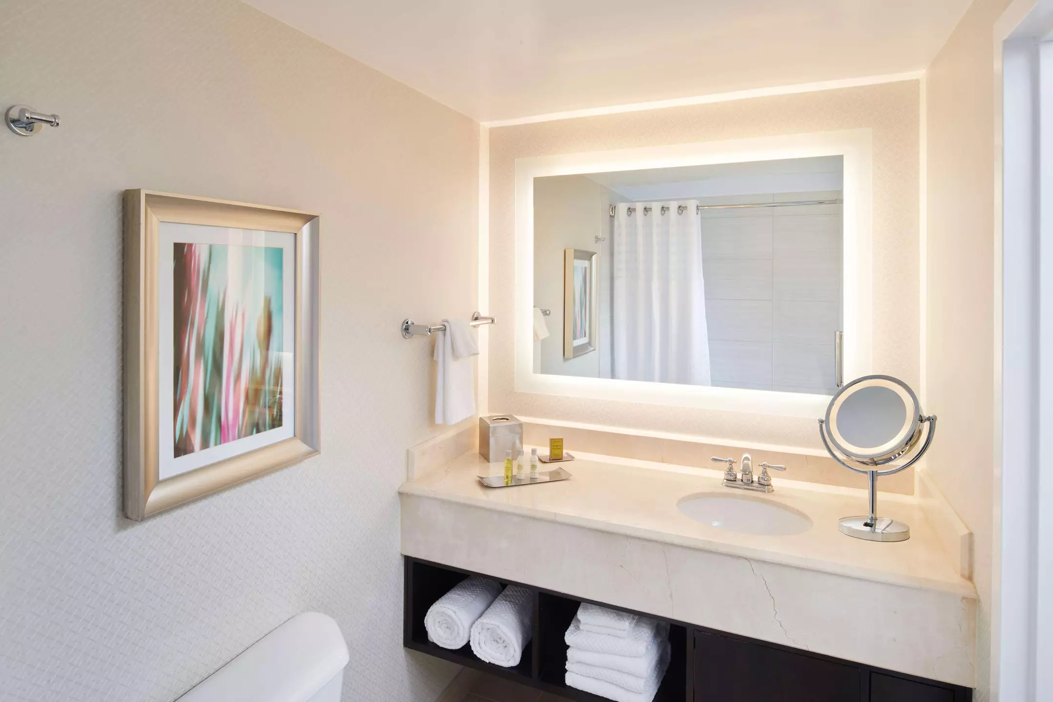 هتل DoubleTree by Hilton Irvine Spectrum Irvine