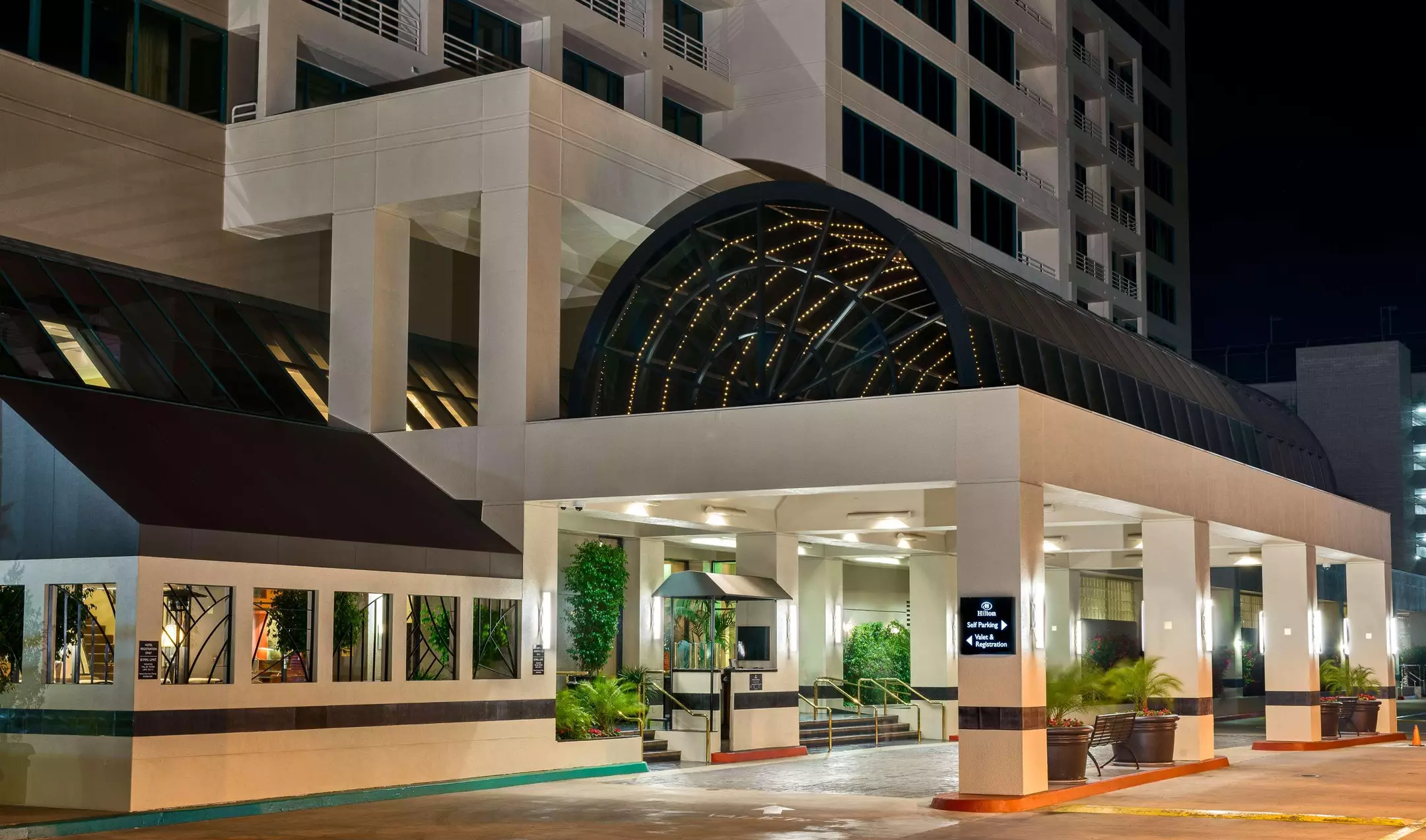 Alibaba https://cdn.alibaba.ir/ostorage/hotel-accommodation-images/6a53a071ece37da9b7d419ef_Woodland-Hills-Hilton-Woodland-Hills-0.webp