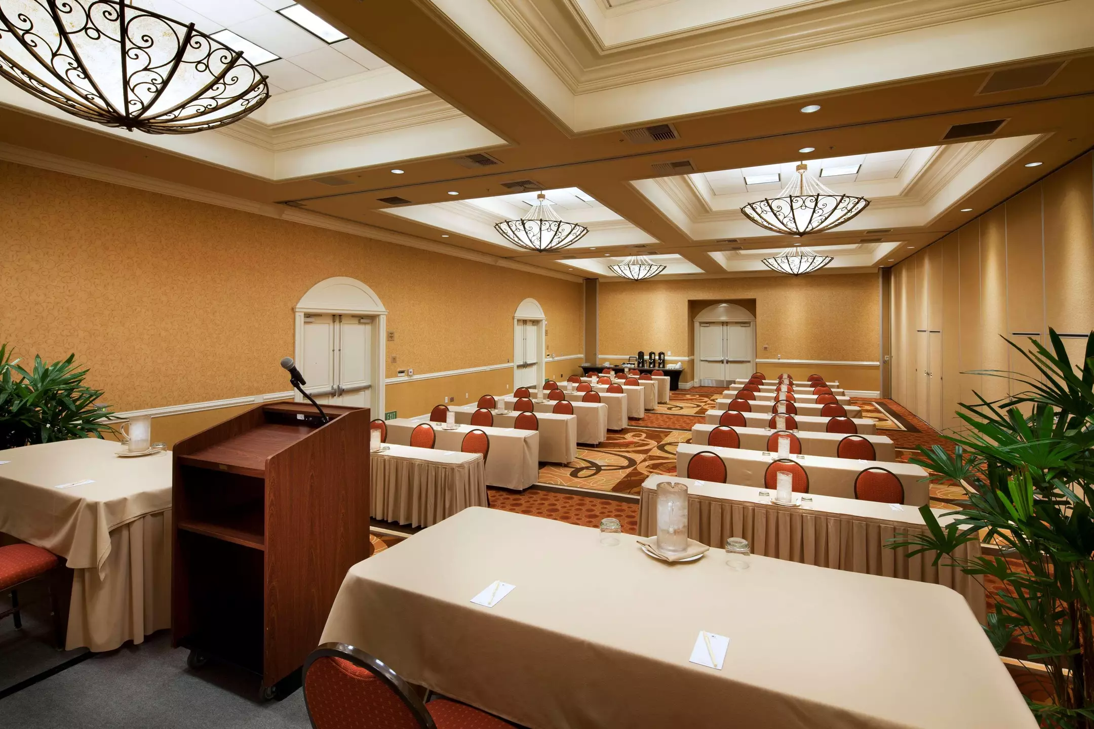 Alibaba https://cdn.alibaba.ir/ostorage/hotel-accommodation-images/6a553faaece37da9b7d538b0_Anaheim-DoubleTree-Suites-by-Hilton-Hotel-Anaheim-Resort--Convention-Center-0.webp