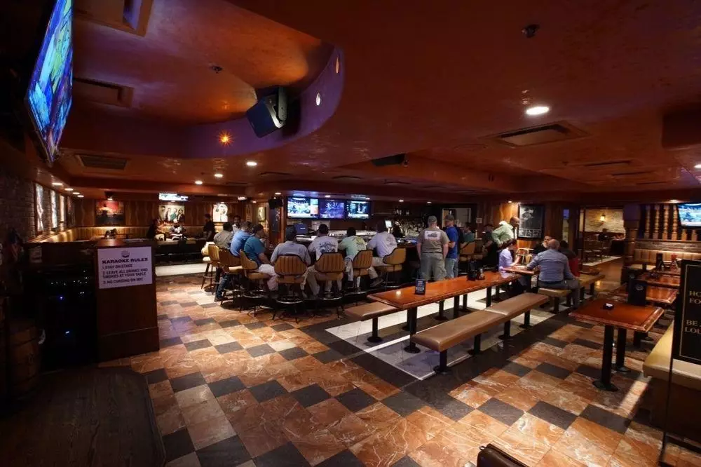 هتل Super 8 Las Vegas Strip Area at Ellis Island Casino لاس وگاس