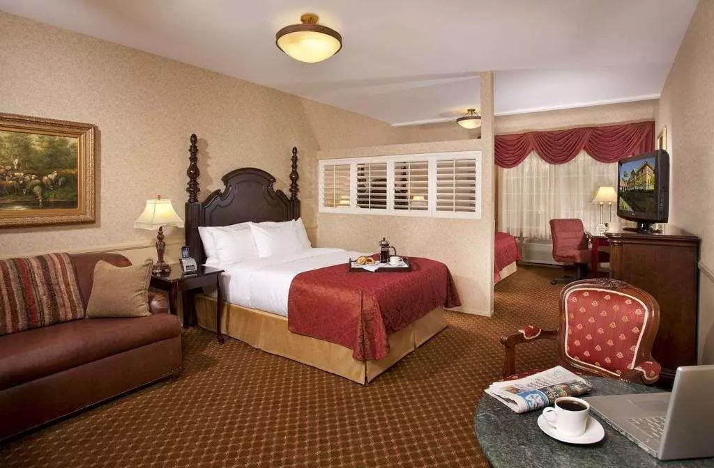 هتل Azure Hotel & Suites Ontario, A Trademark Collection Hotel Ontario