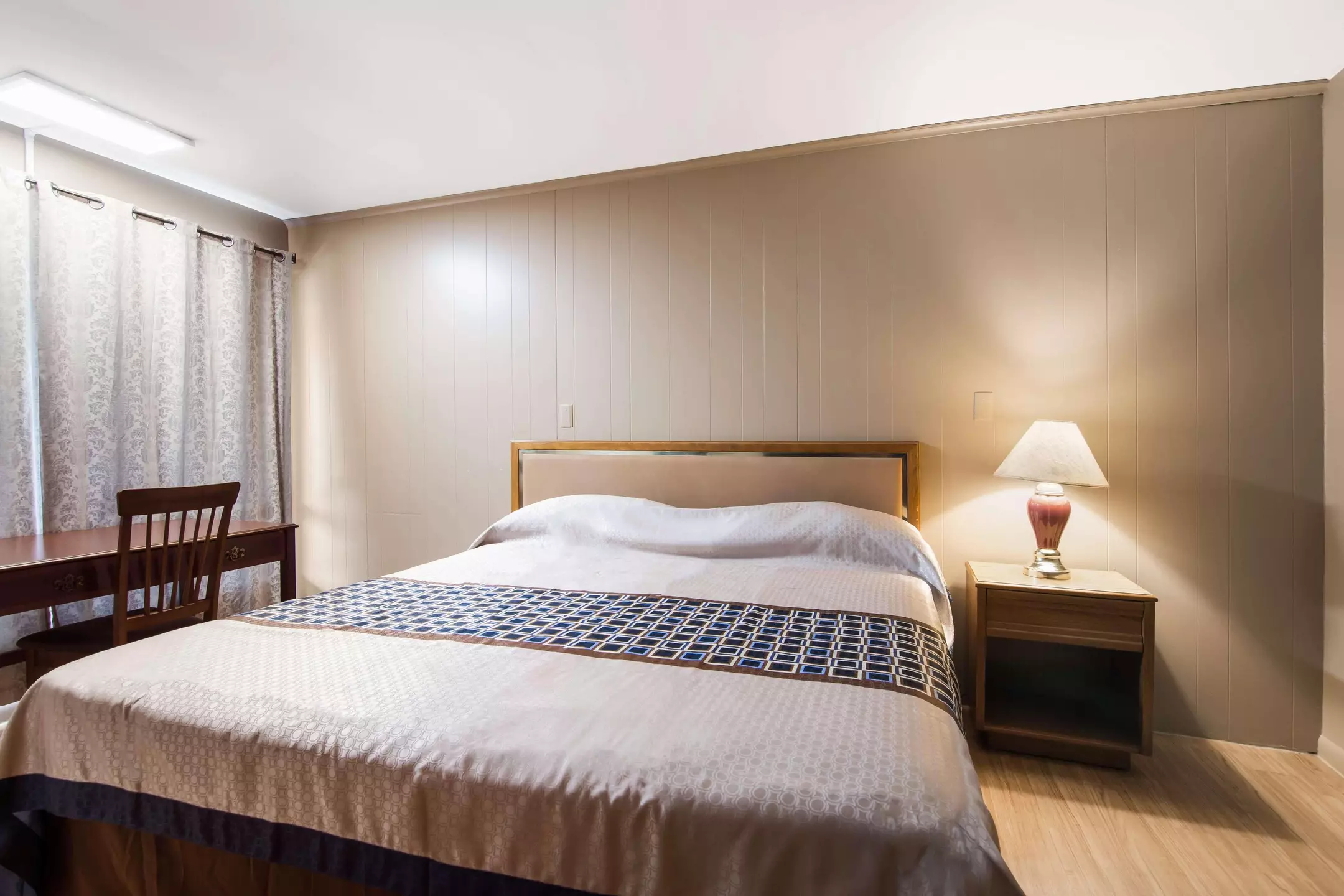 هتل Knights Inn Amsterdam آمستردام