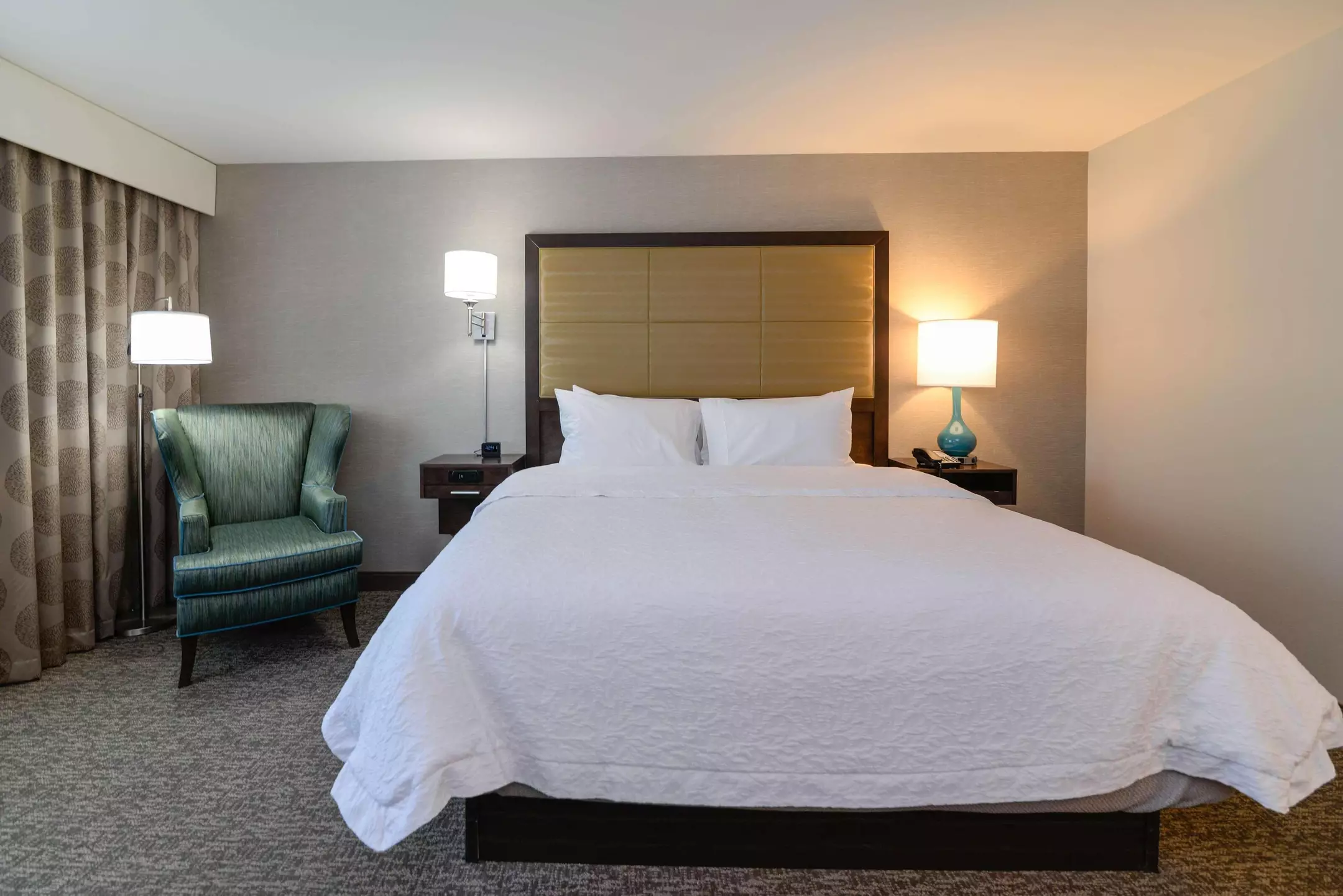 هتل Hampton Inn Brighton برایتون