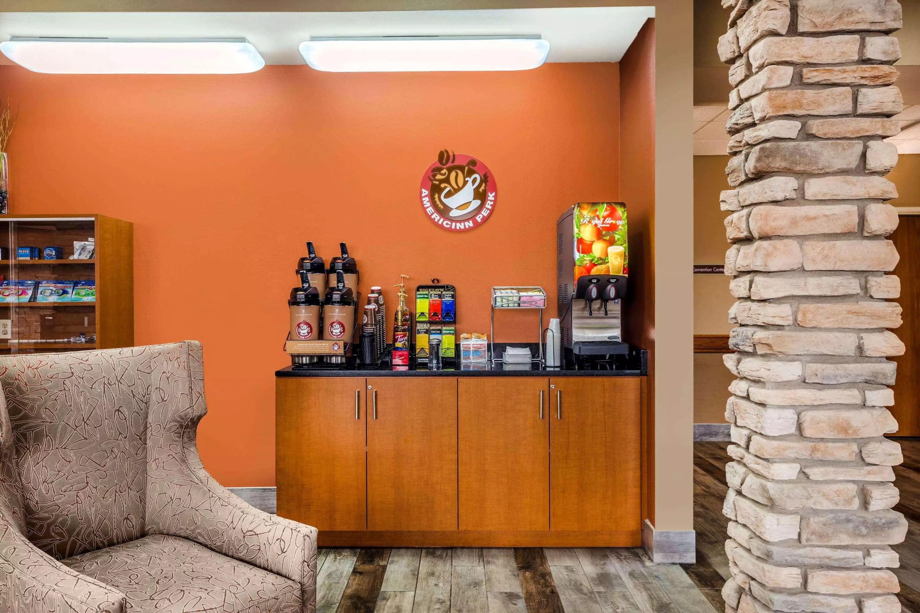 Alibaba https://cdn.alibaba.ir/ostorage/hotel-accommodation-images/6a583e57ece37da9b7d757b9_New-Lisbon-AmericInn-Hotel--Suites-0.webp