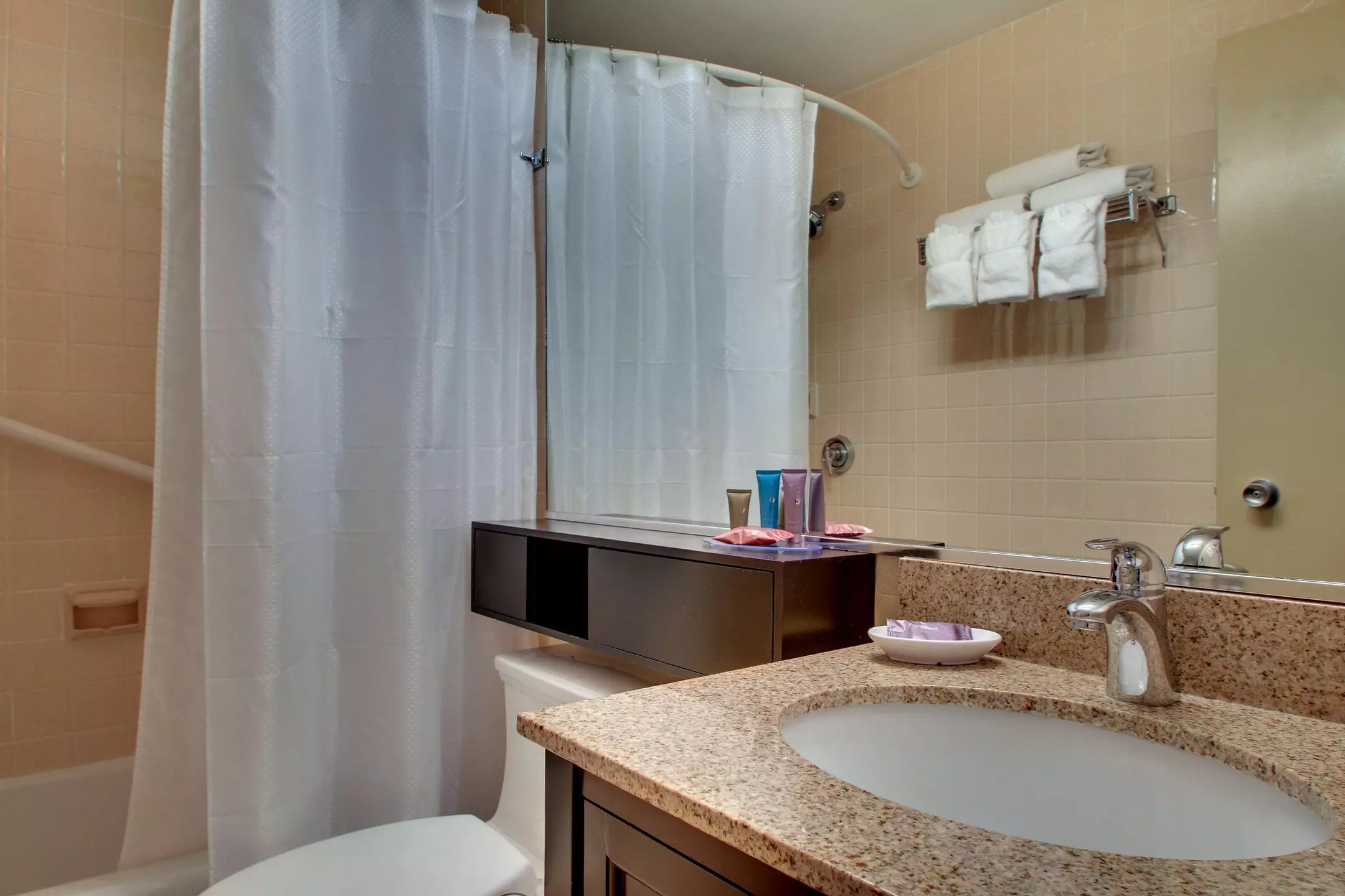 هتل Best Western at Historic Concord Concord