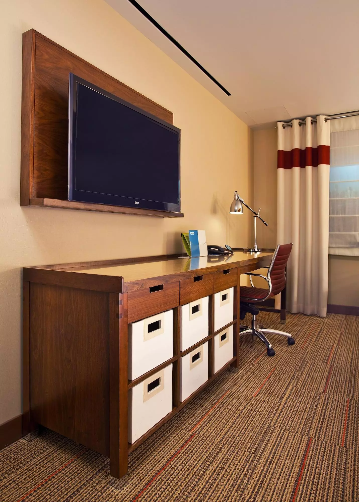 هتل Four Points by Sheraton Newburgh Stewart Airport نیوبرگ