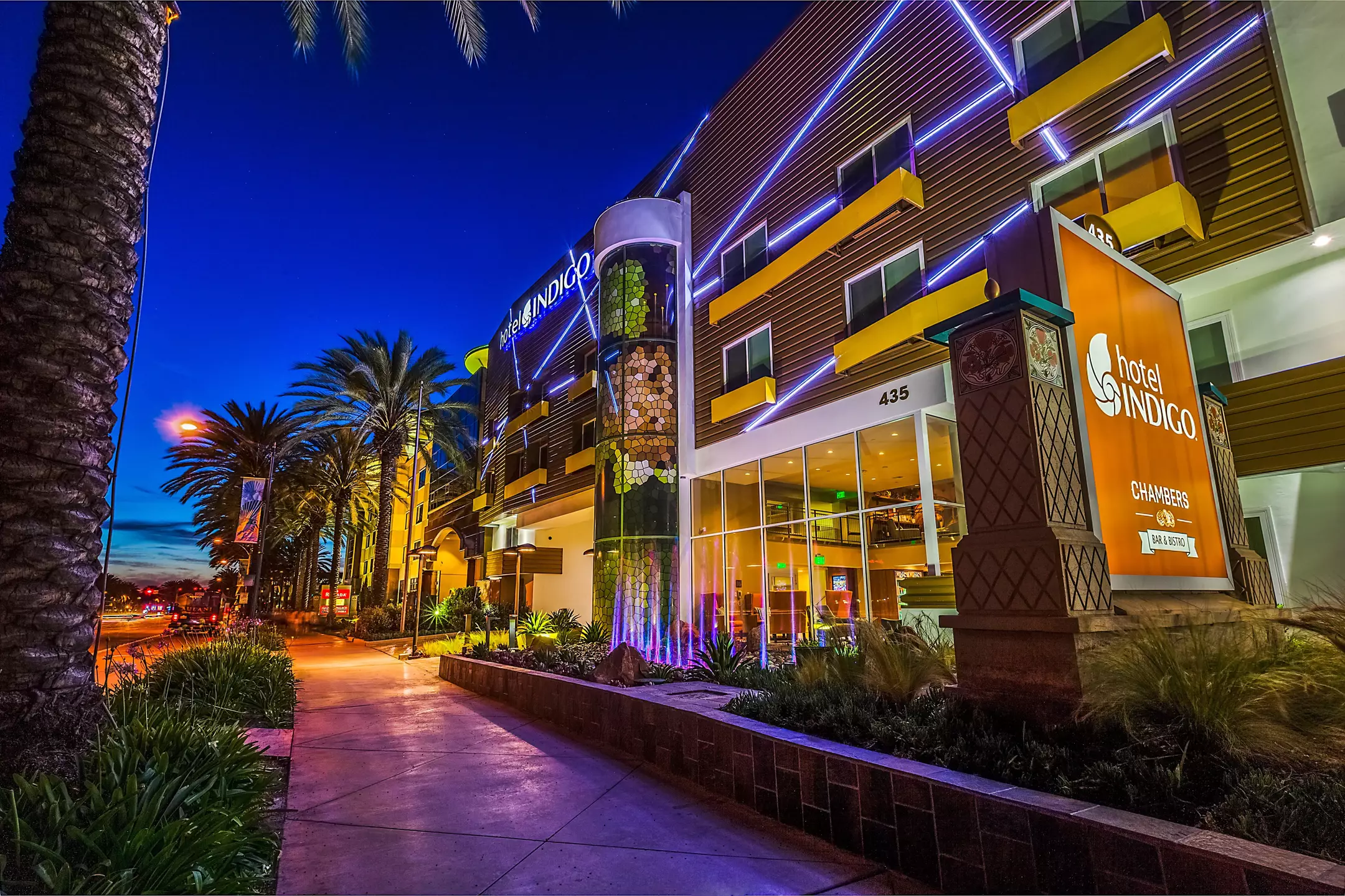 Alibaba https://cdn.alibaba.ir/ostorage/hotel-accommodation-images/6a5cf730ece37da9b7daa792_Anaheim-Hotel-Indigo-Anaheim-0.webp