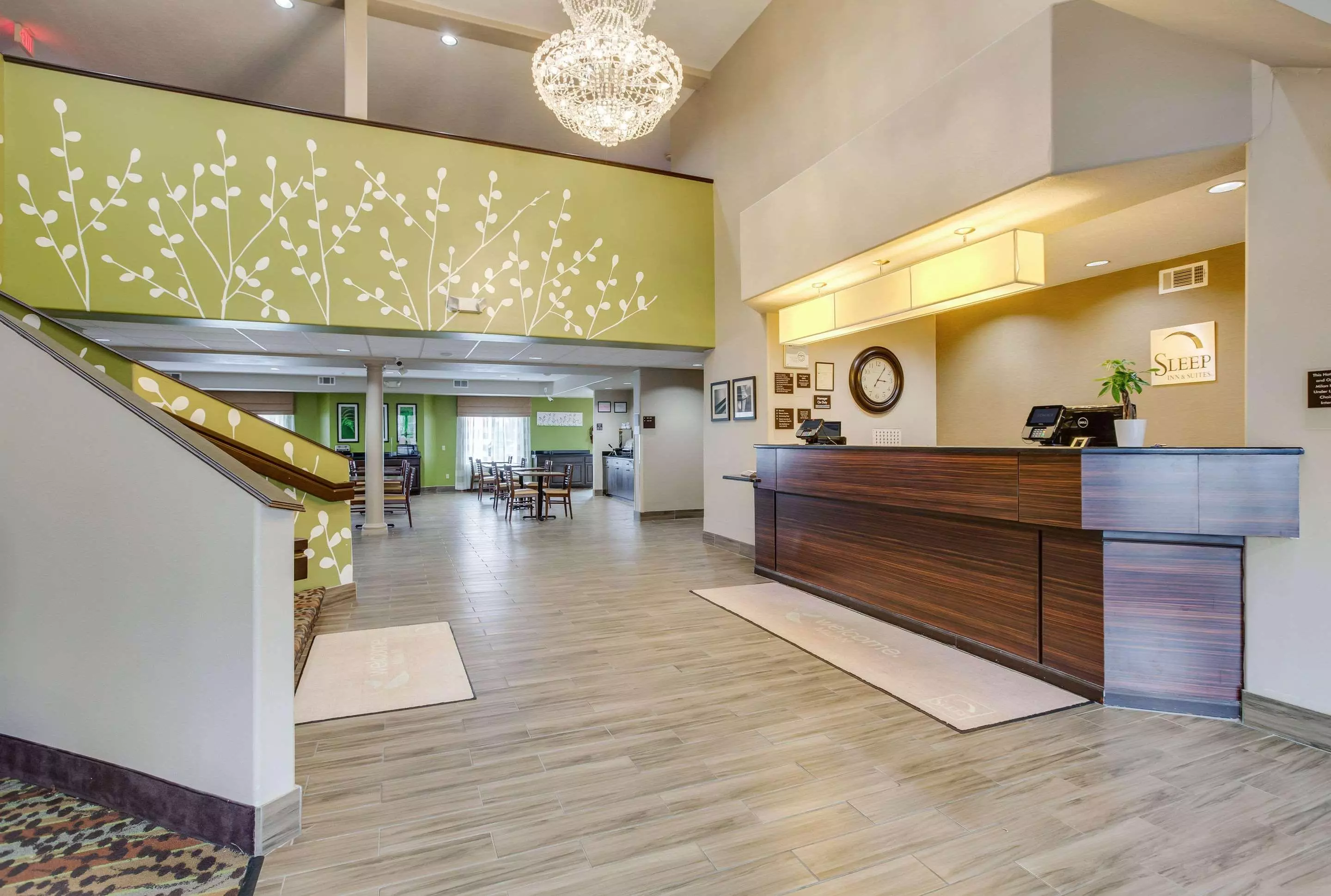 هتل Sleep Inn & Suites میلان