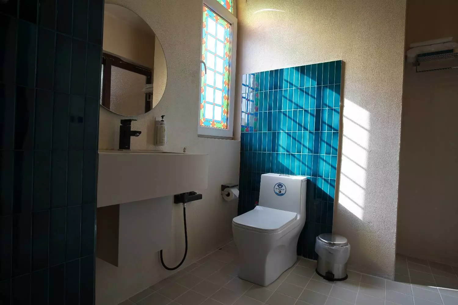 https://cdn.alibaba.ir/ostorage/hotel-accommodation-images/6a97e817acd371bfb1354df3_6cd3ddc3-c3d1-4183-b5b4-9a1fd95d4642.webp