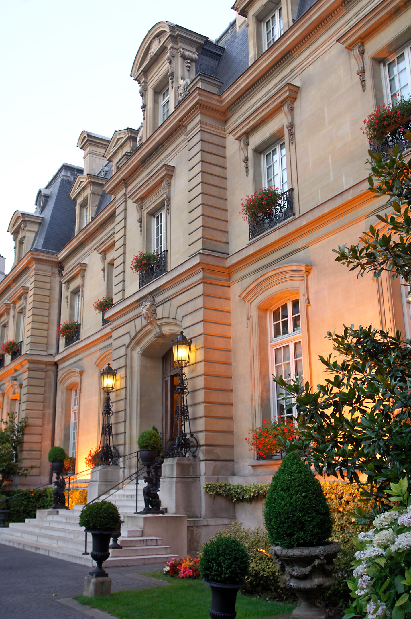 تصاویر Hotel Saint James Paris