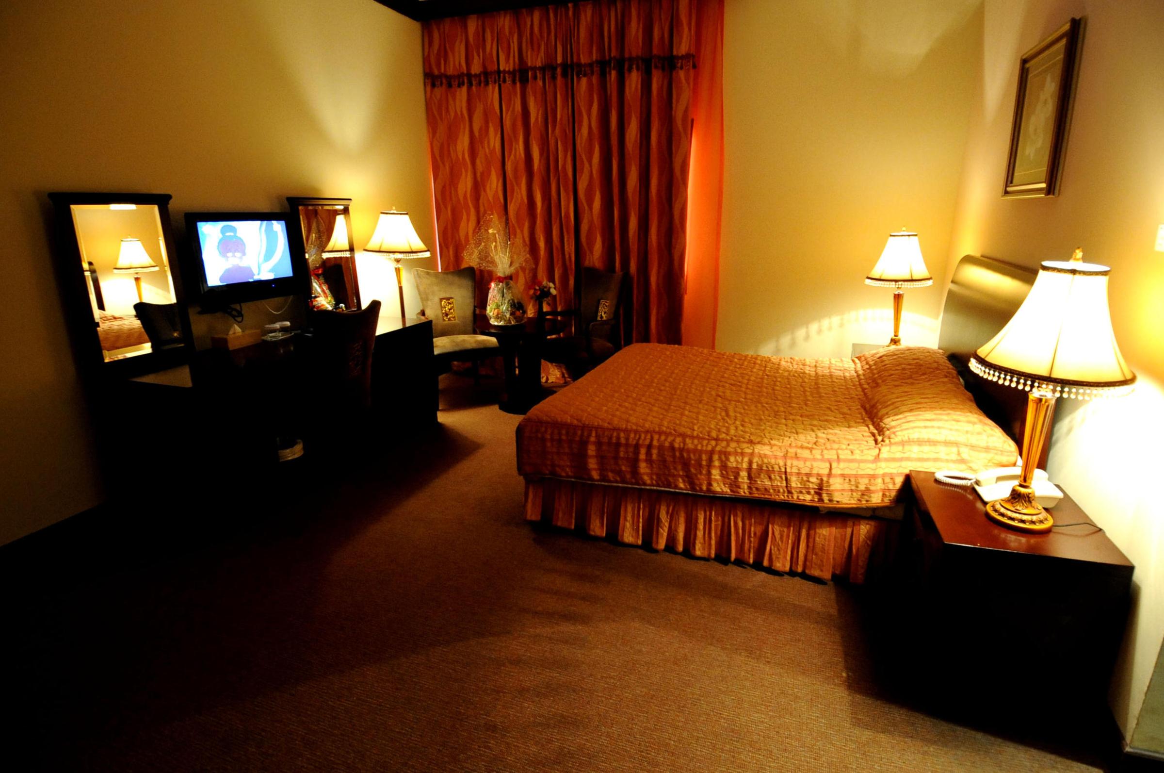 هتل BM Beach Resort Al Hamra Village