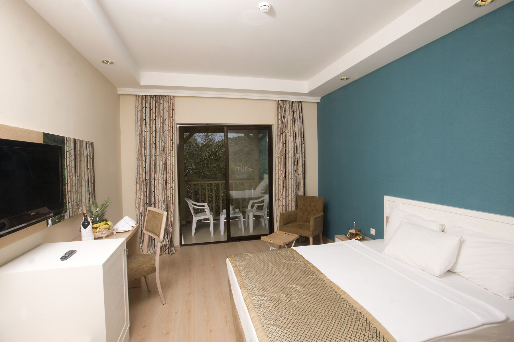 هتل Crystal Green Bay Resort & Spa Güvercinlik