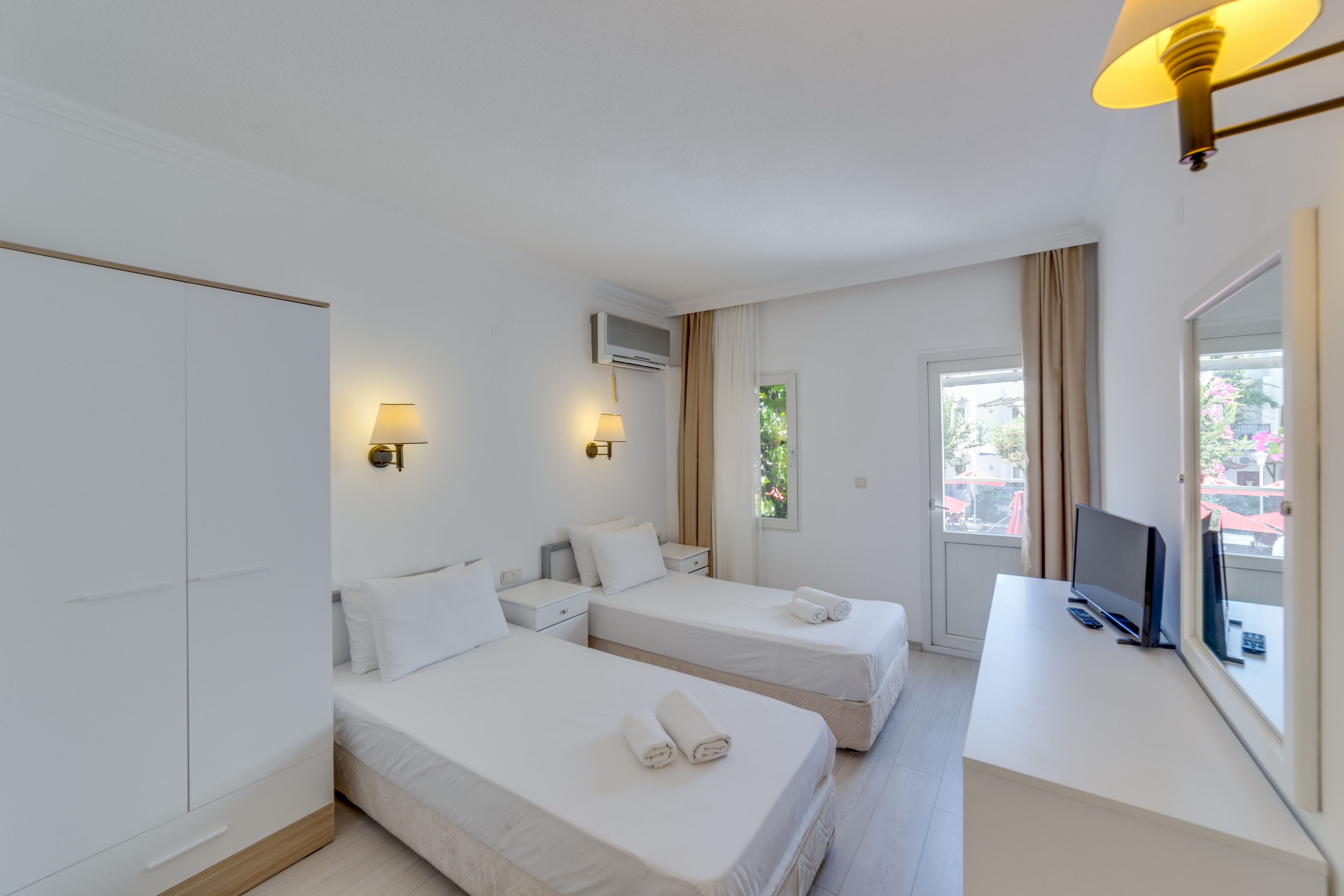 هتل The Hello Hotel بدروم