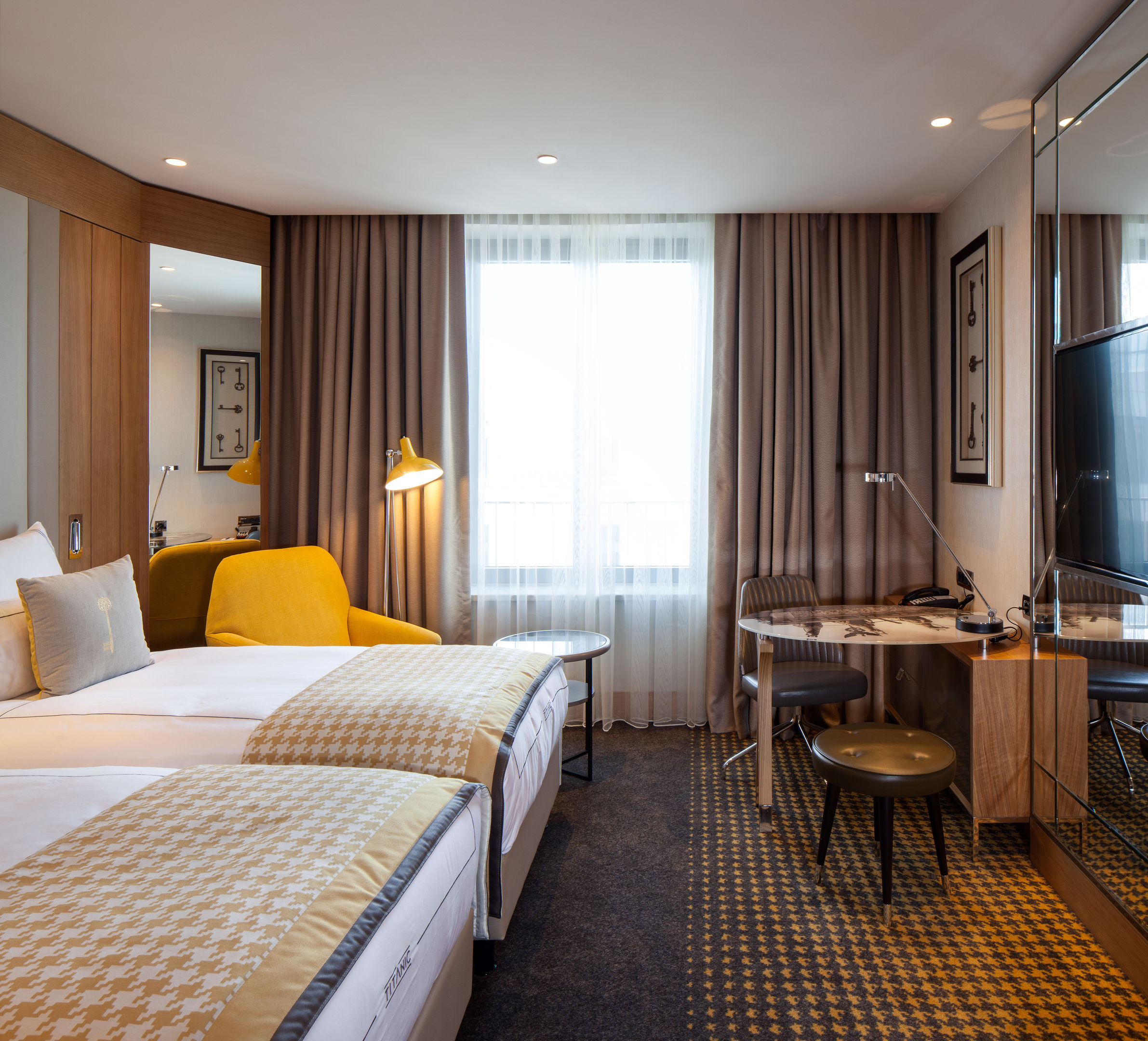 هتل Titanic Chaussee Berlin برلین