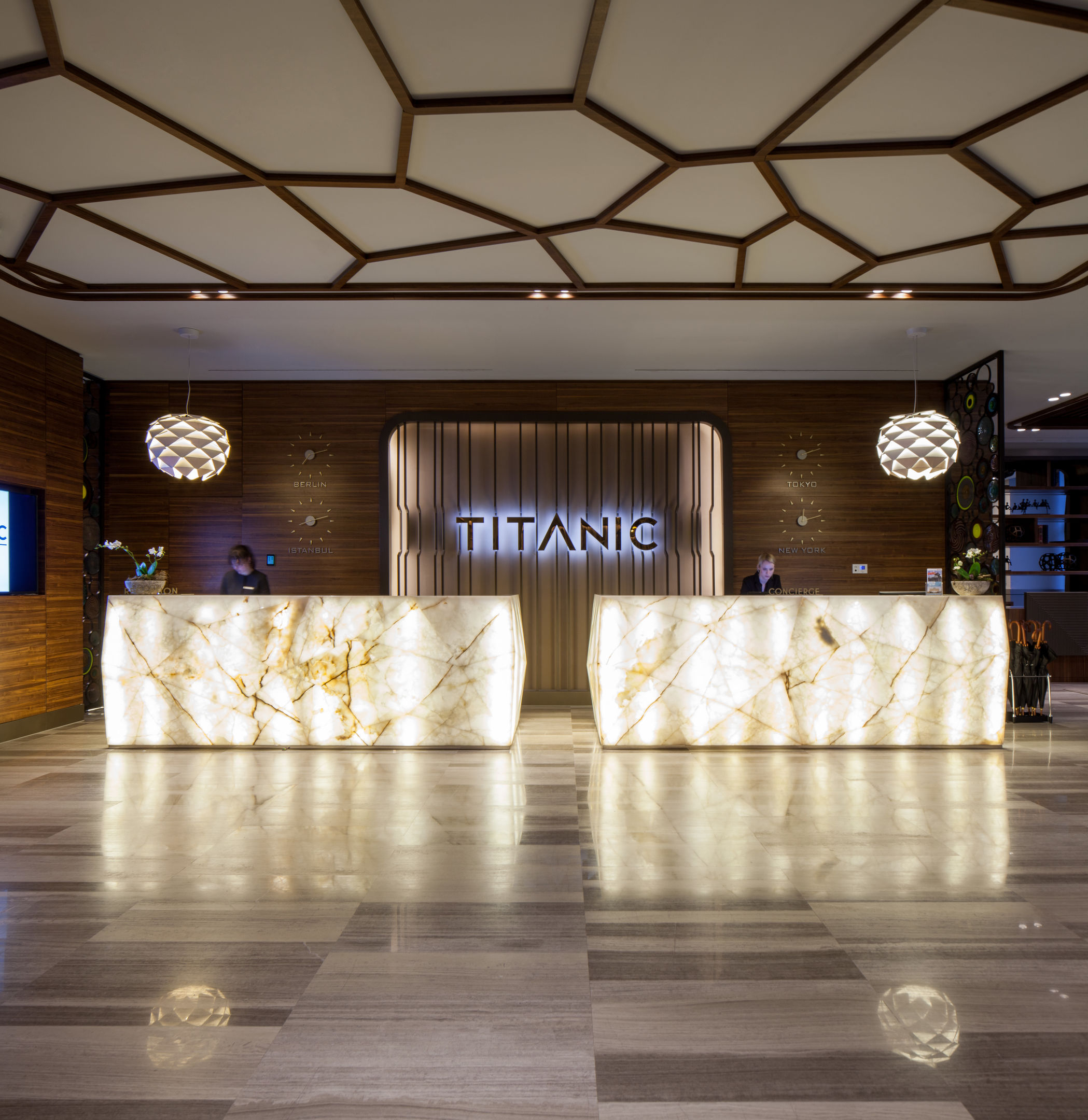 هتل Titanic Chaussee Berlin برلین