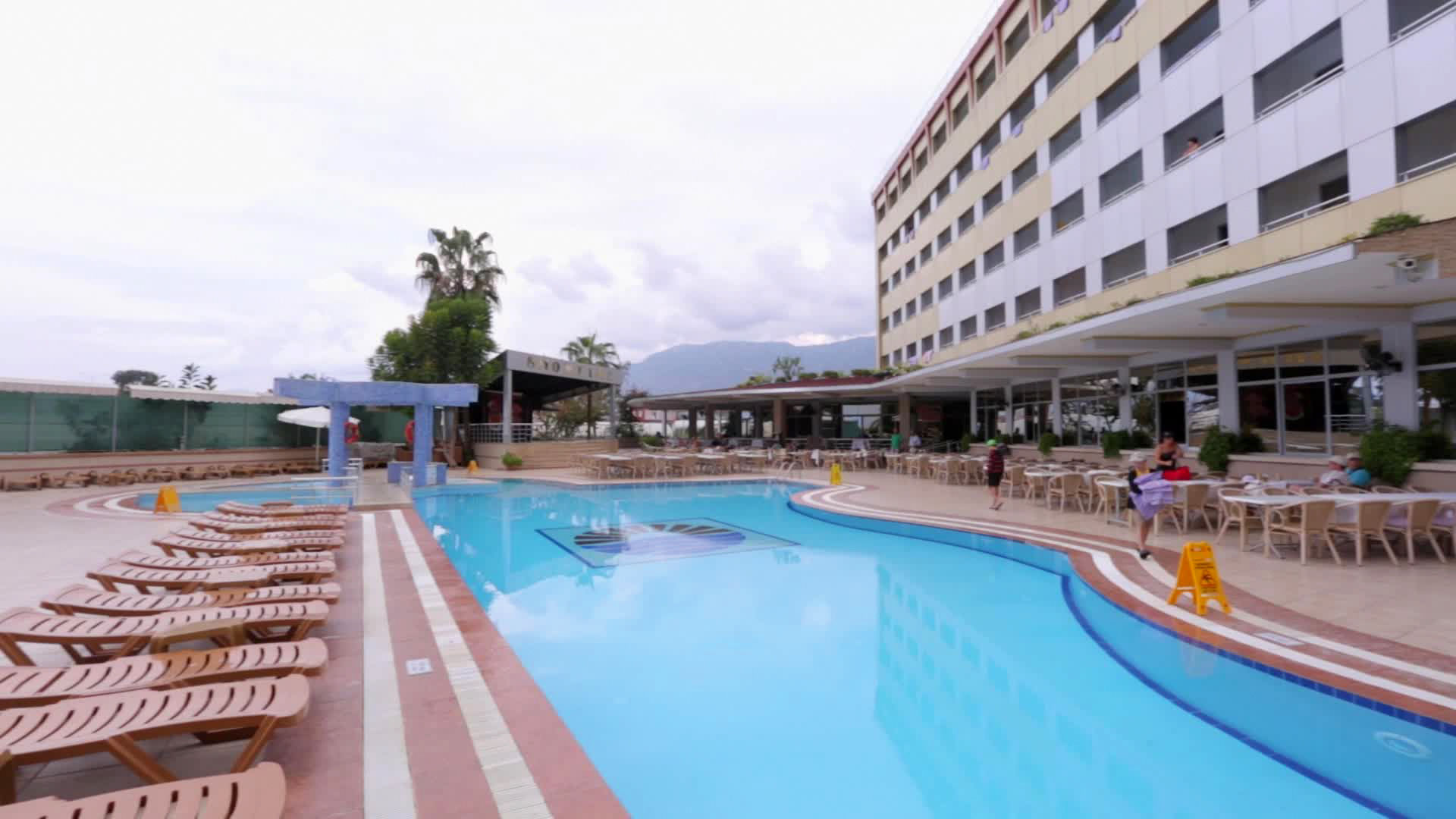 هتل Kirbiyik Resort Hotel آلانیا