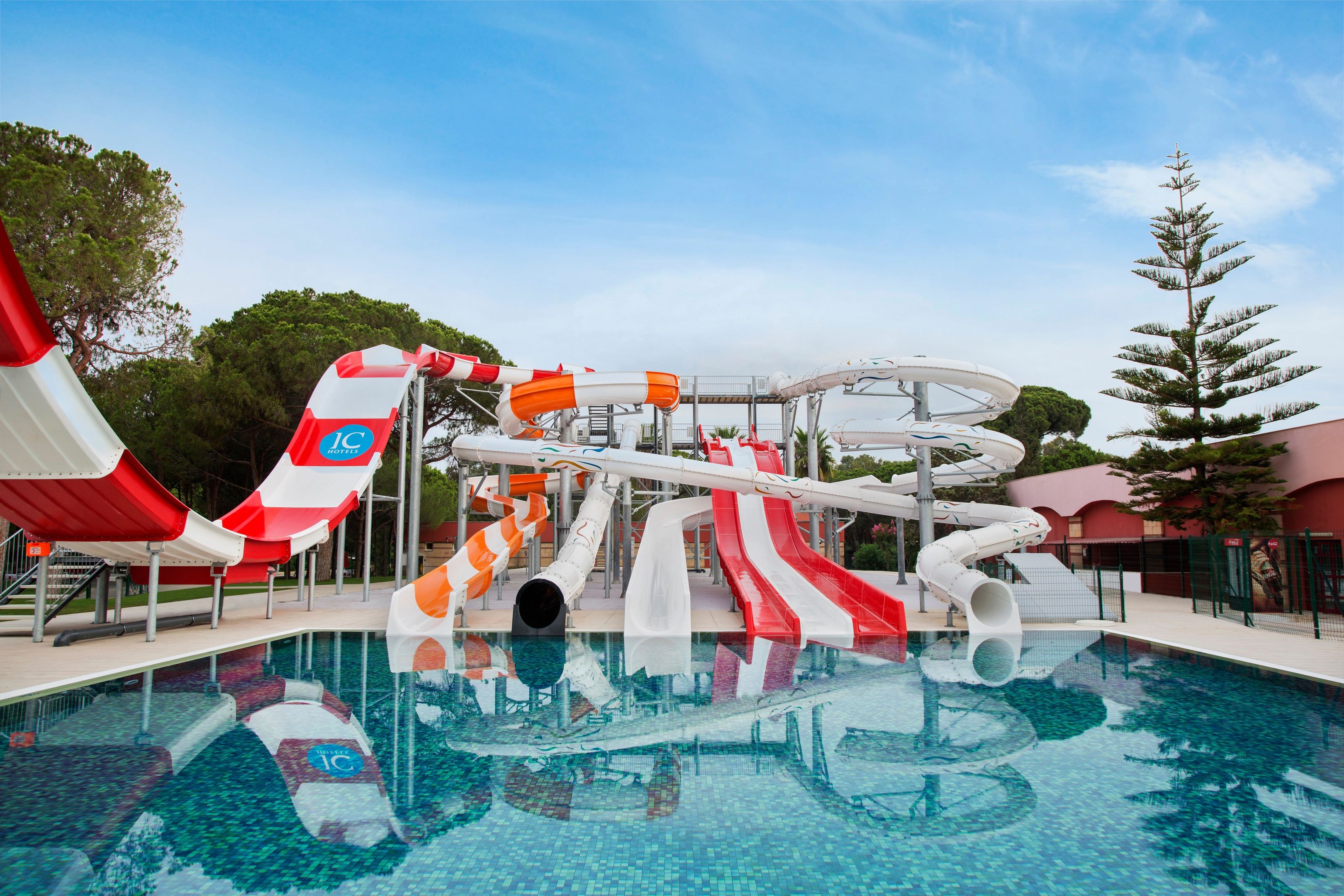 هتل IC Hotels Santai Family Resort بلک