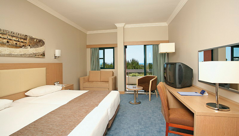 هتل Crystal Tat Beach Golf Resort & Spa بلک