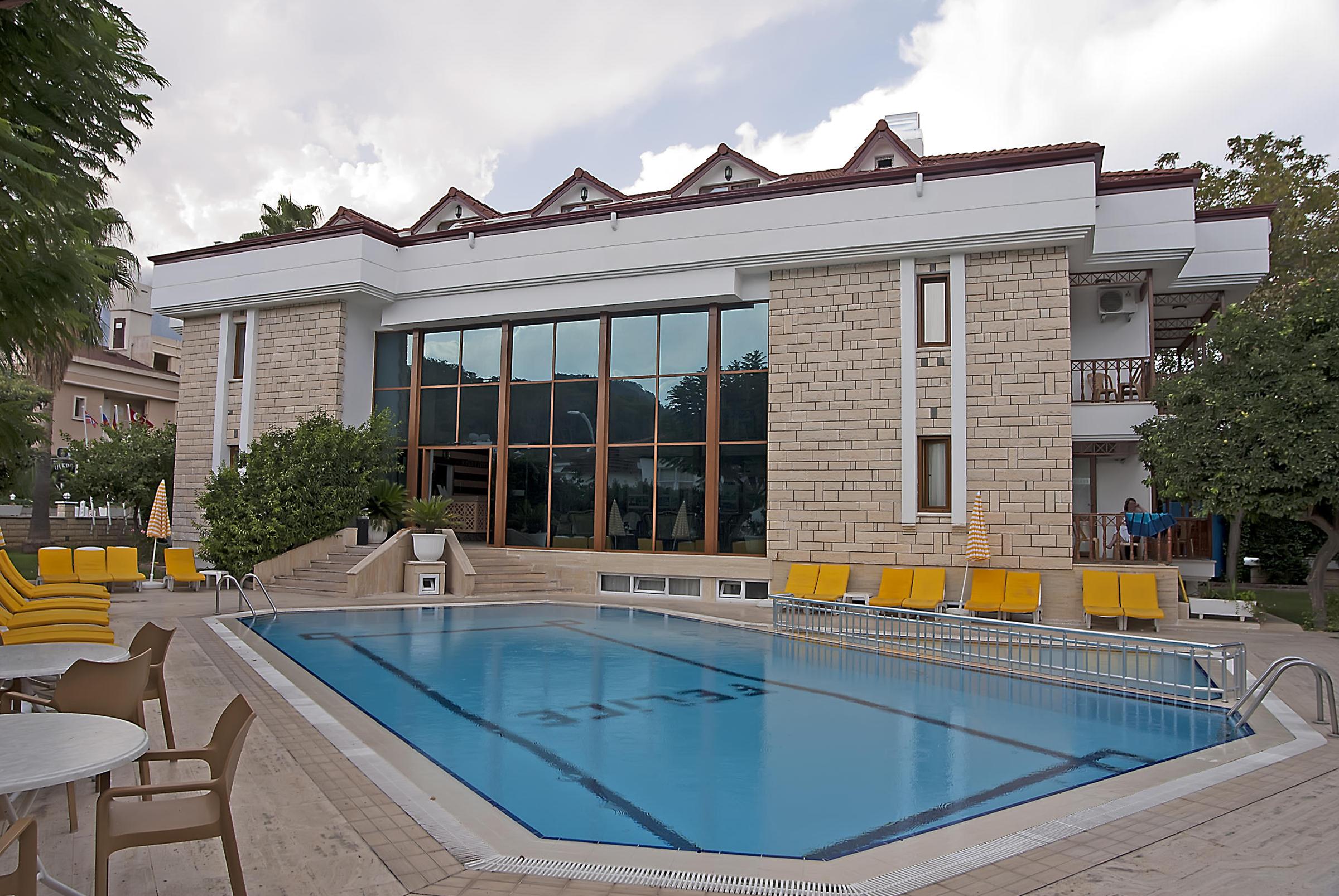 هتل Felice Hotel کمر