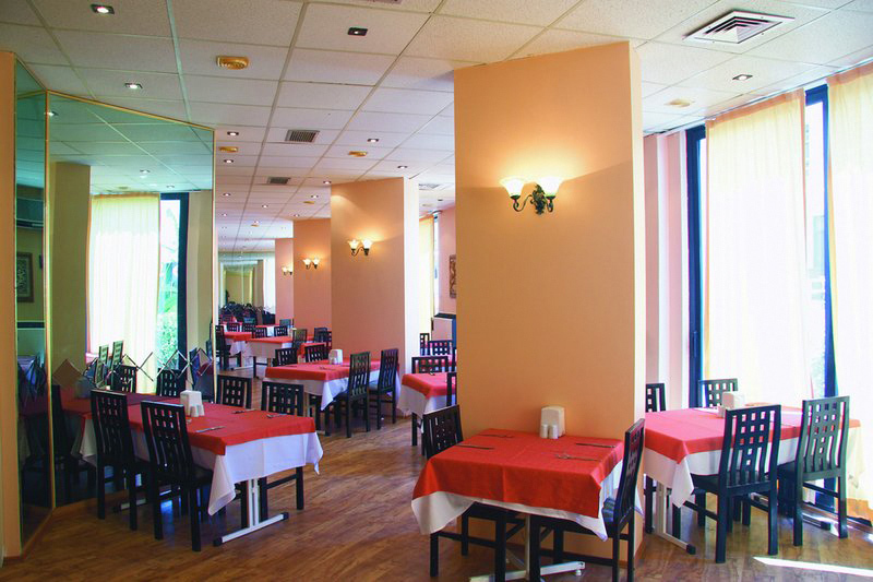 هتل Asena Hotel کوش آداسی