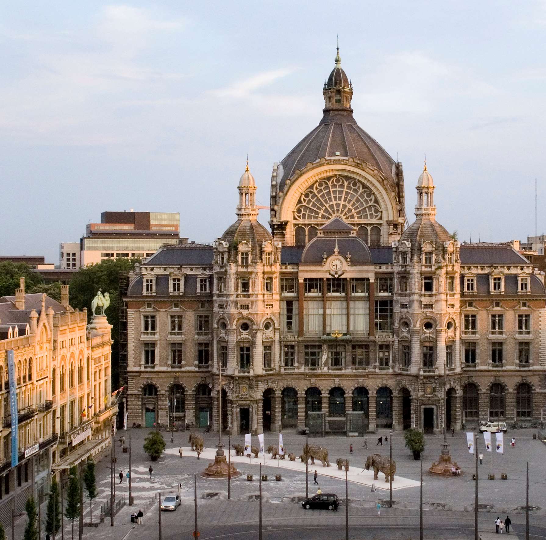 هتل Radisson Blu Astrid Antwerp آنتورپ