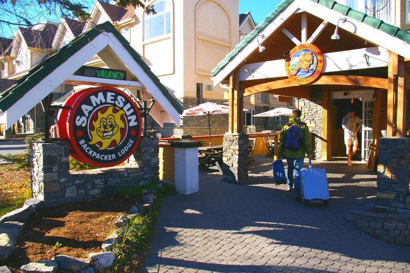 هتل Samesun Backpackers Banff Banff