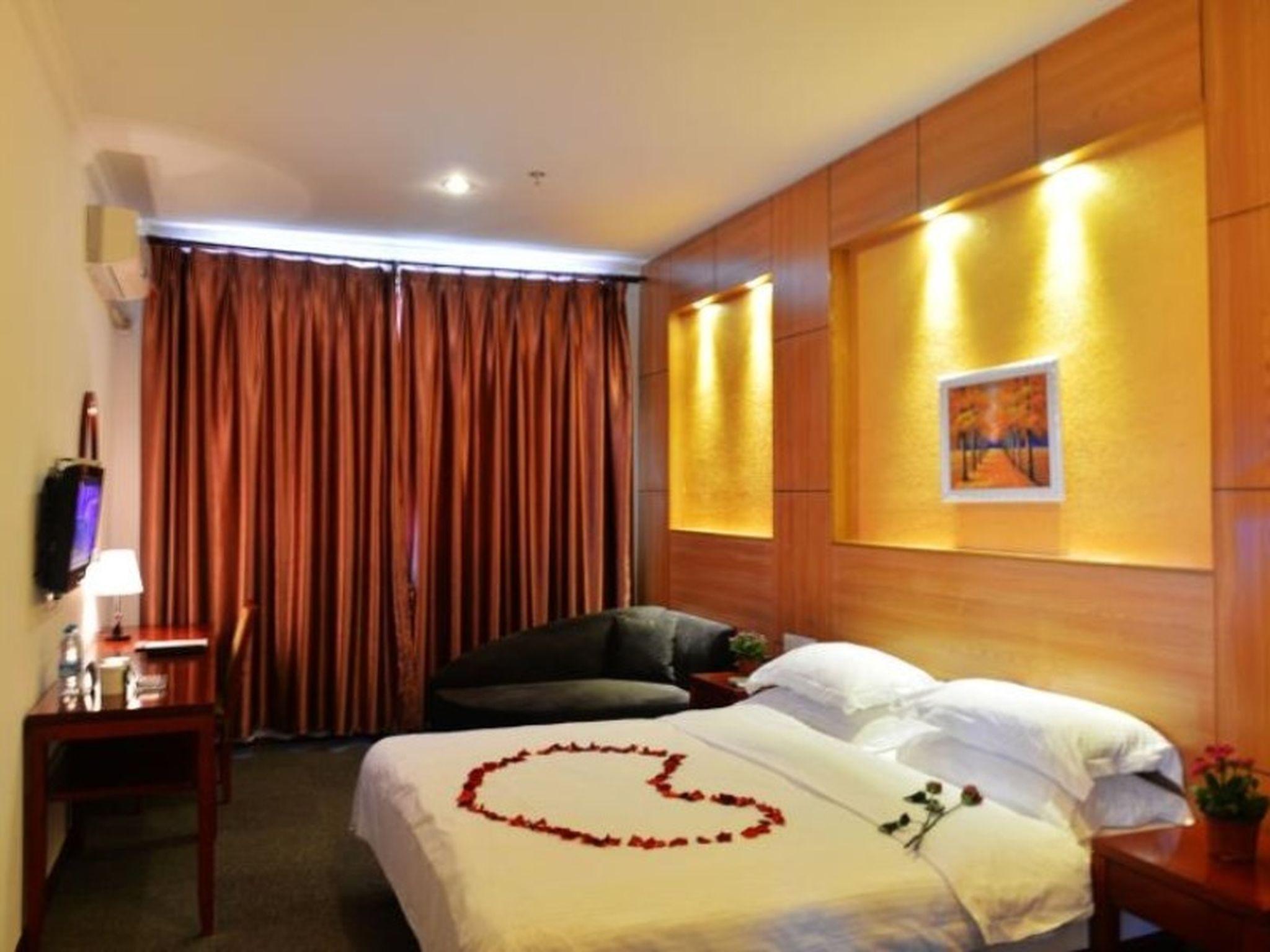 هتل GreenTree Alliance Shanghai ChongMing BaYi Road Walking Street Hotel Shanghai