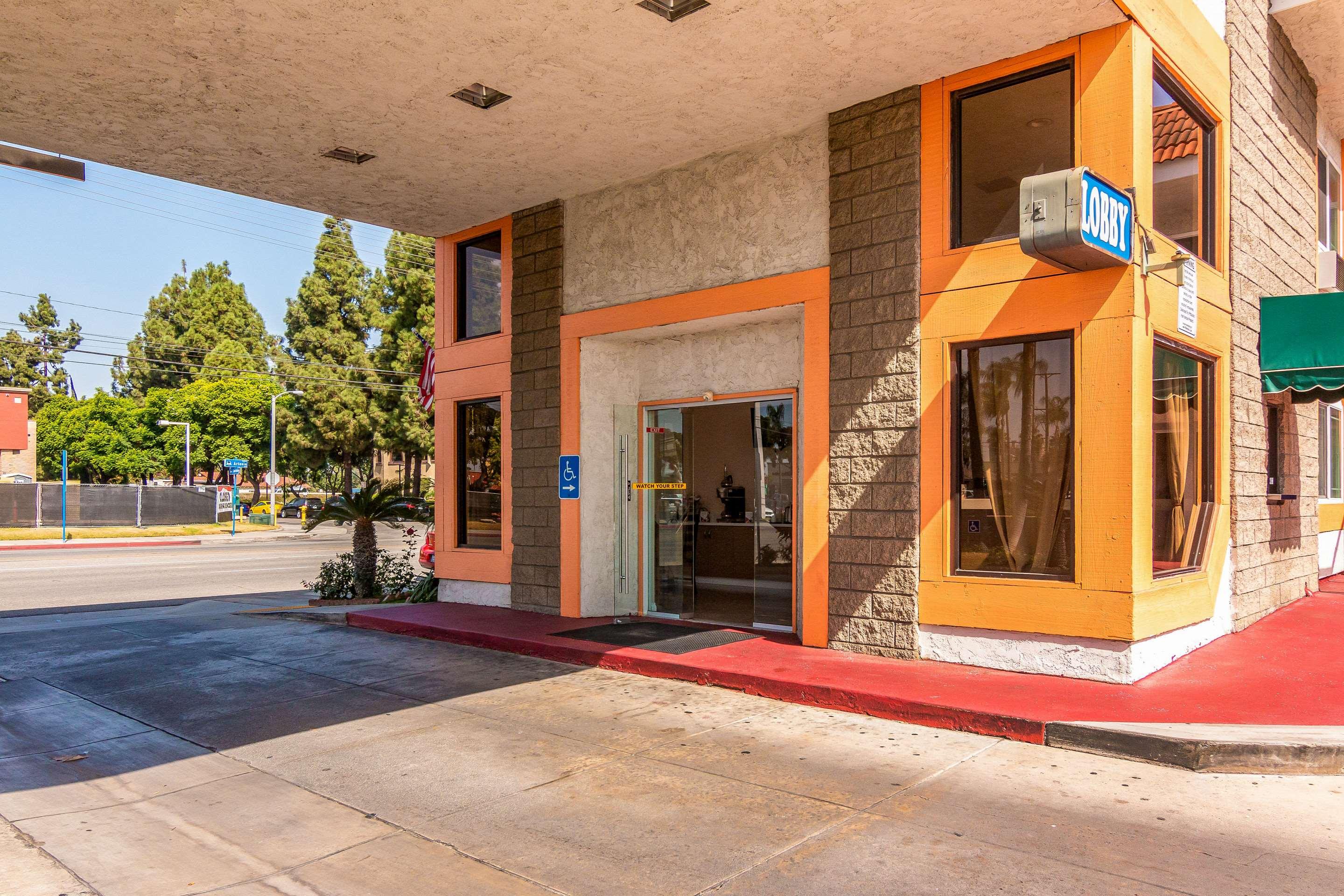 Alibaba https://cdn.alibaba.ir/ostorage/hotel/images/11E18170/72CE467B849F0CBE60CB2F3AA770DBD8.jpg