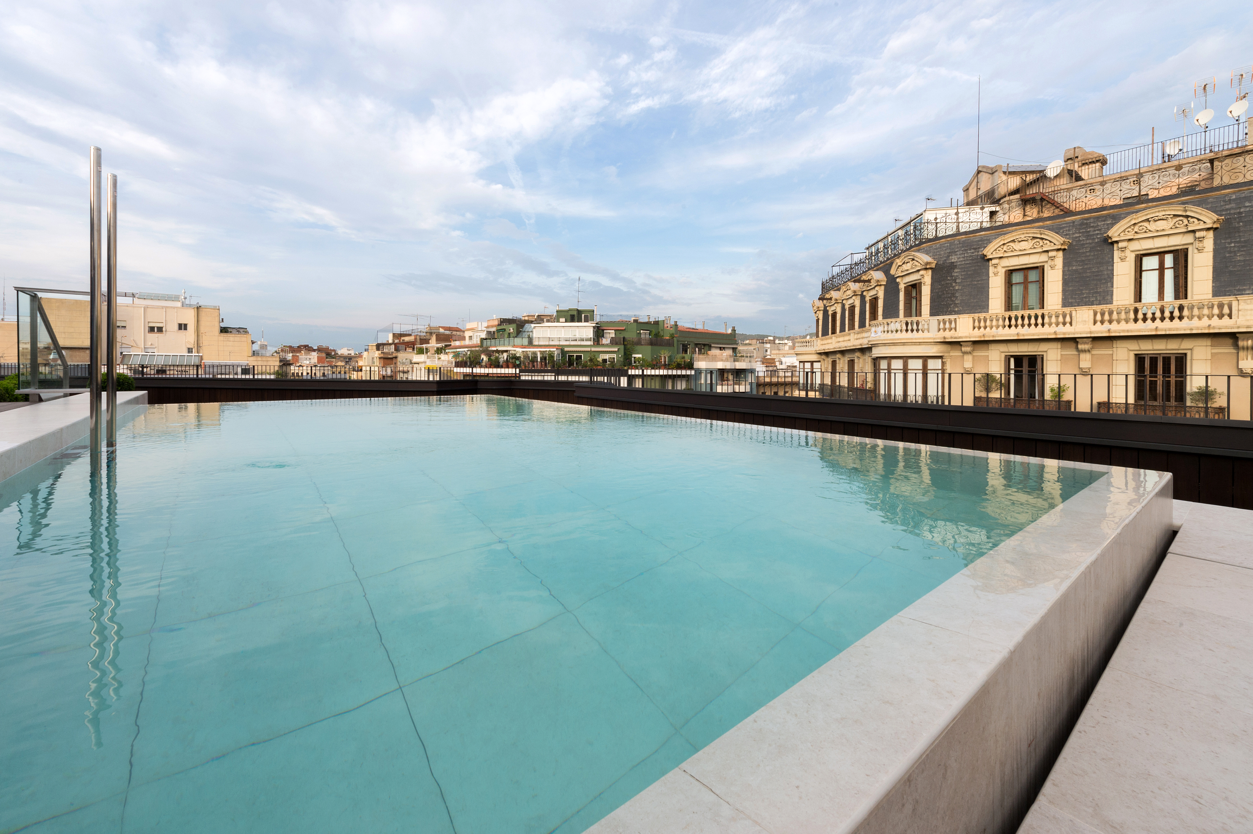 هتل The Corner Hotel بارسلونا