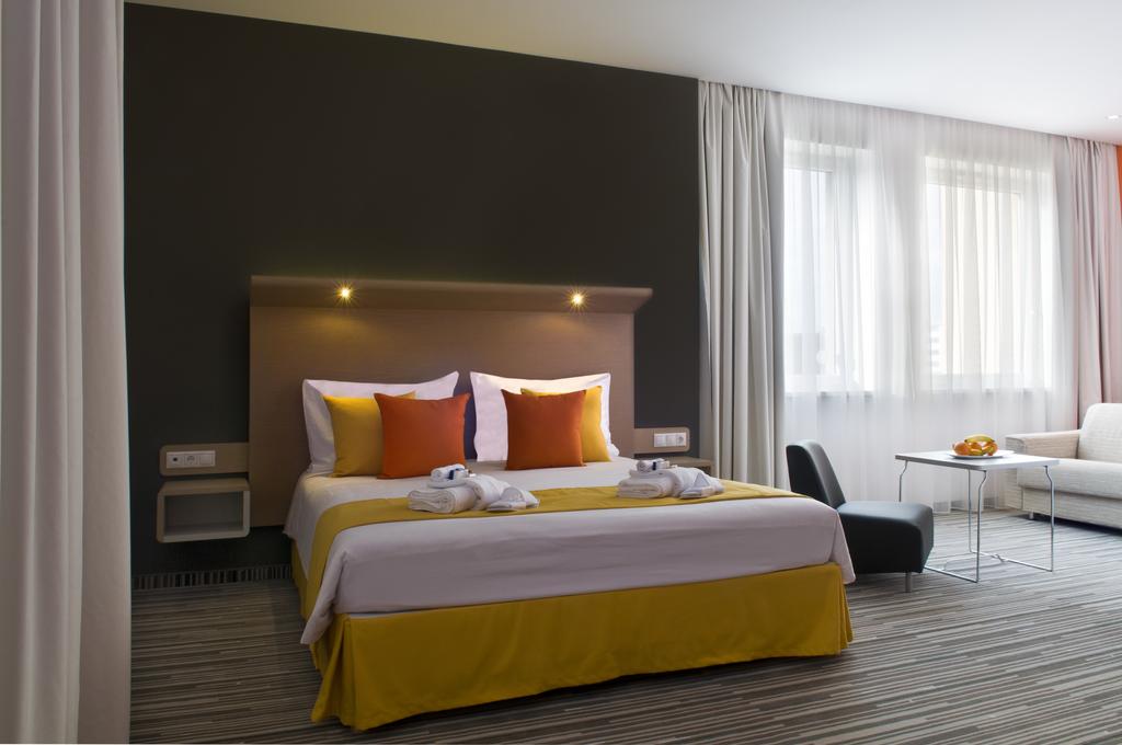 هتل Park Inn by Radisson Budapest بوداپست