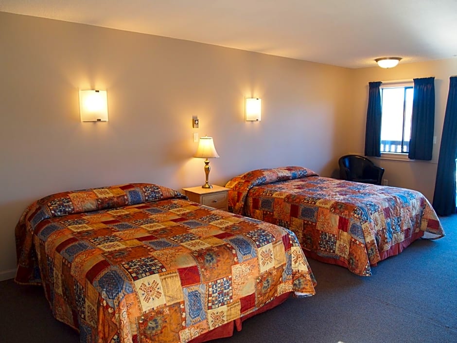 هتل West Coast Motel On The Harbour Tofino