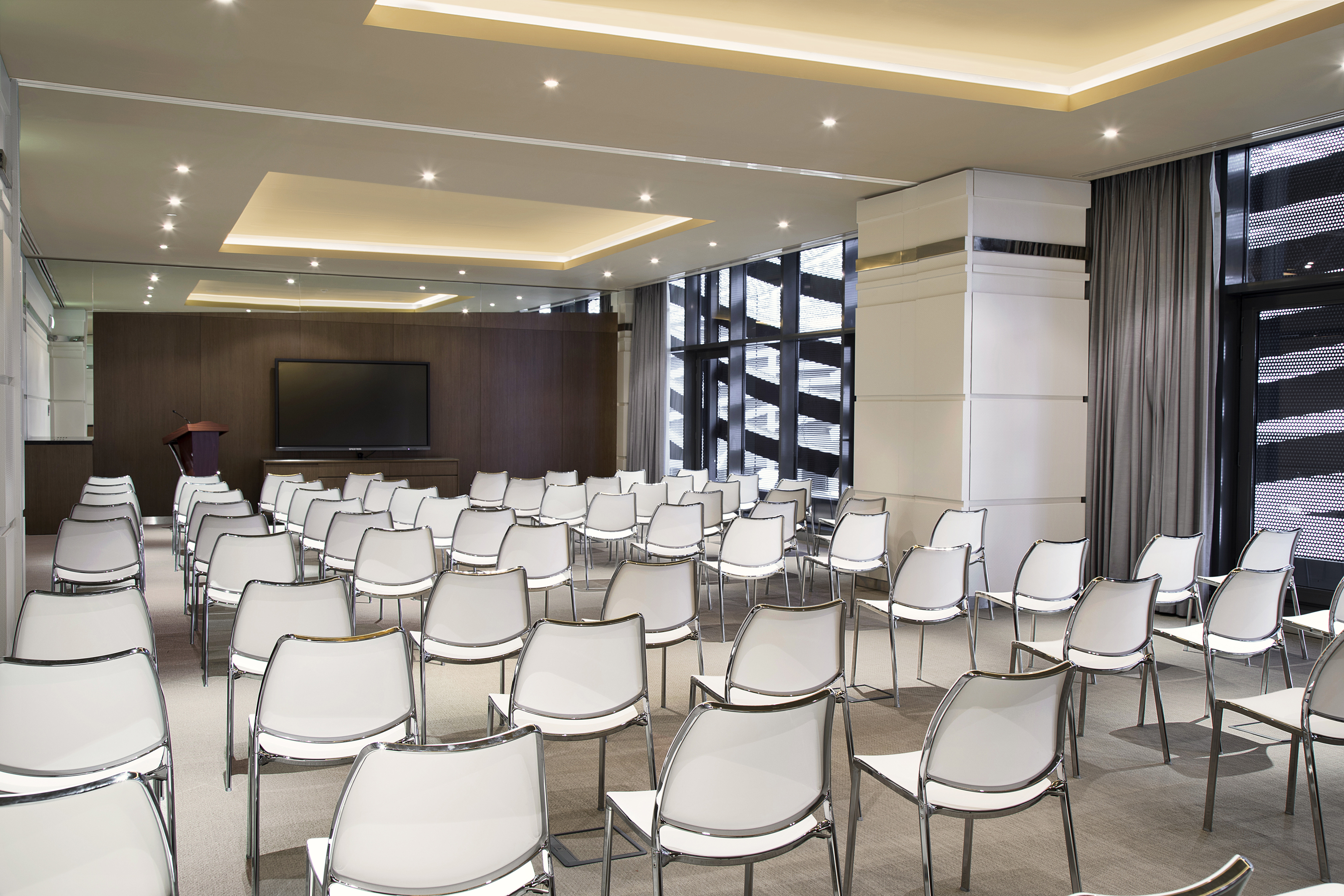 هتل Pearl Rotana Capital Centre ابوظبی
