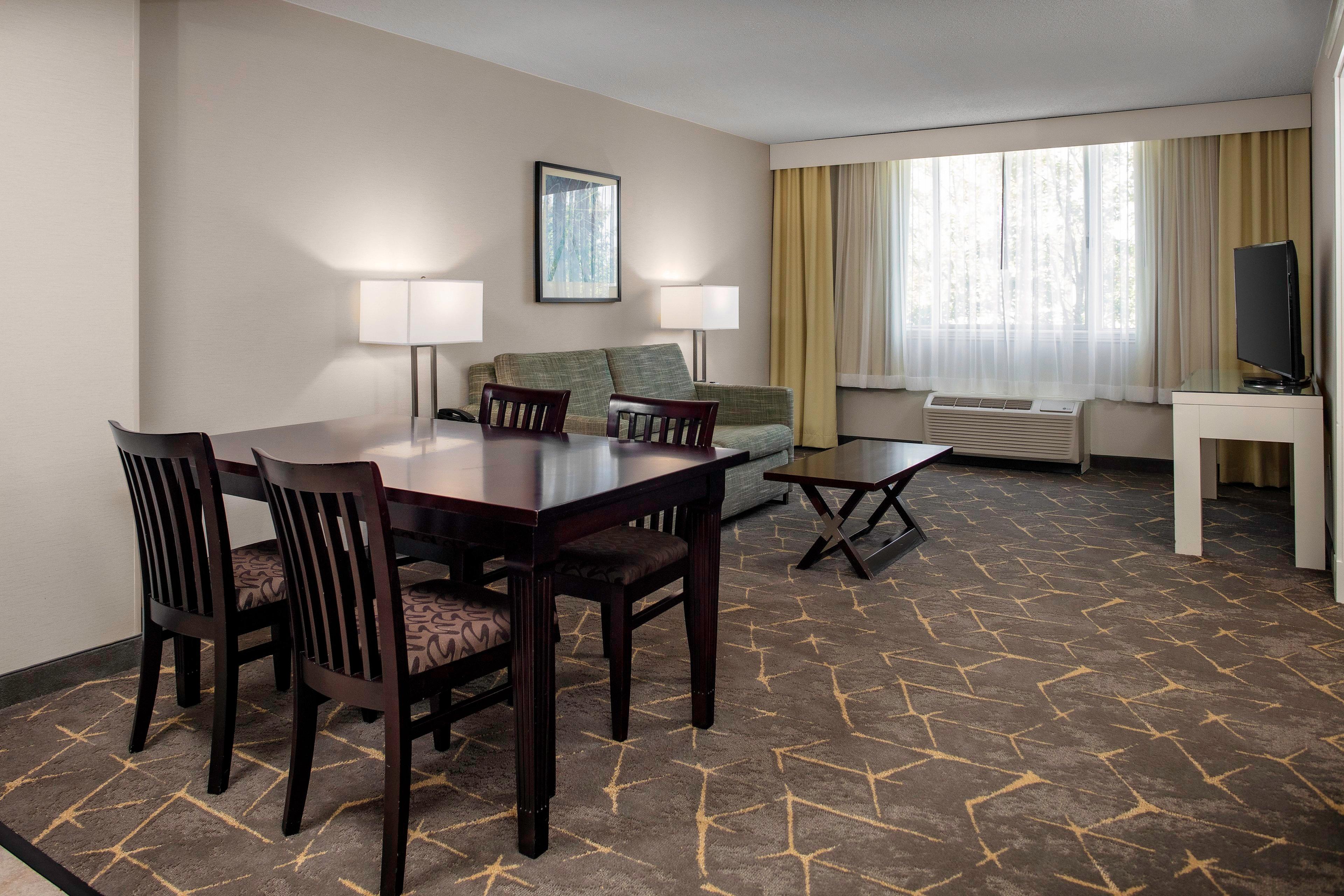 عکس های Hotel Holiday Inn Hotel & Suites Boston-Peabody