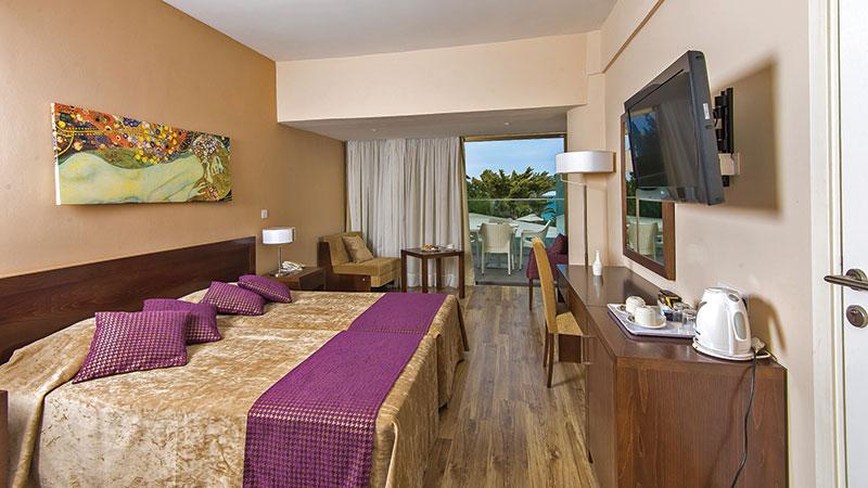 هتل Crystal Springs Beach Protaras
